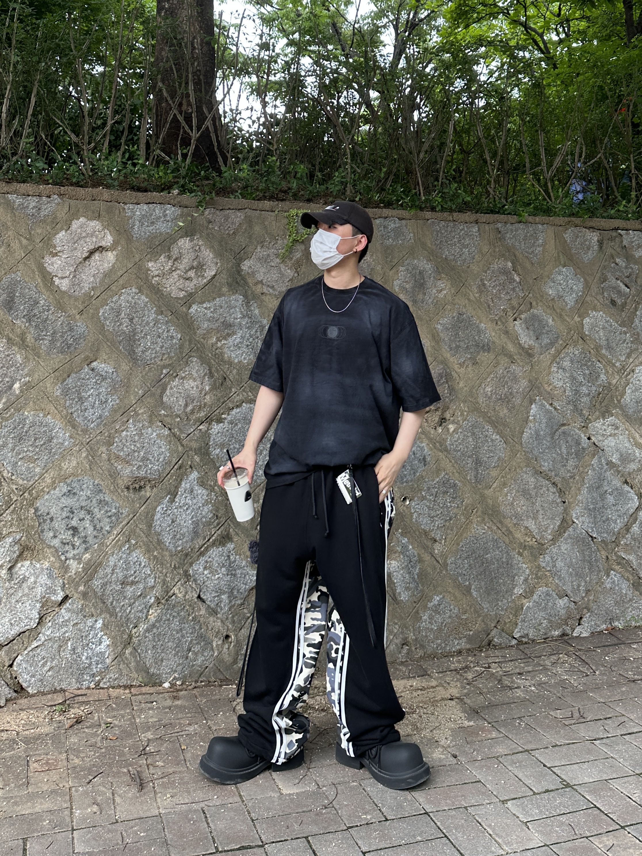 Balenciaga Steroid Derby Black, Balenciaga Gaffer Cap Black 착용 스타일 - 2