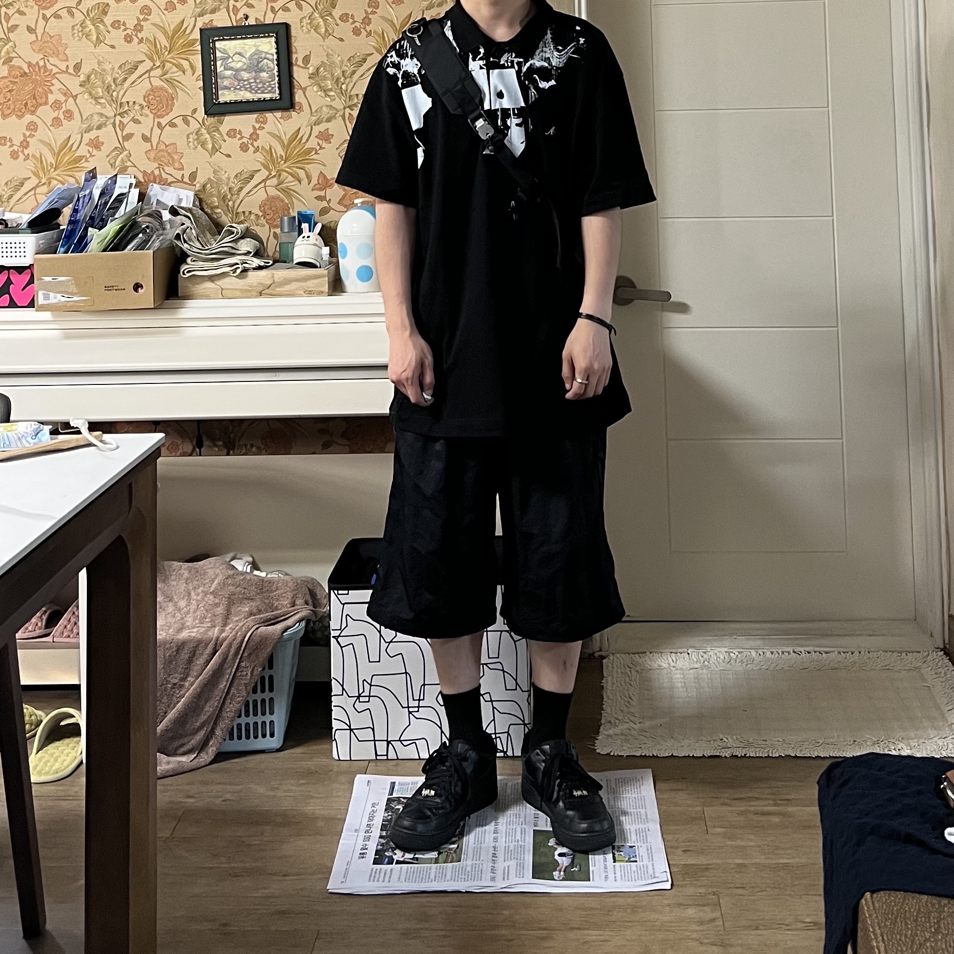 Nike Air Force 1 '07 Low Triple Black 착용 스타일