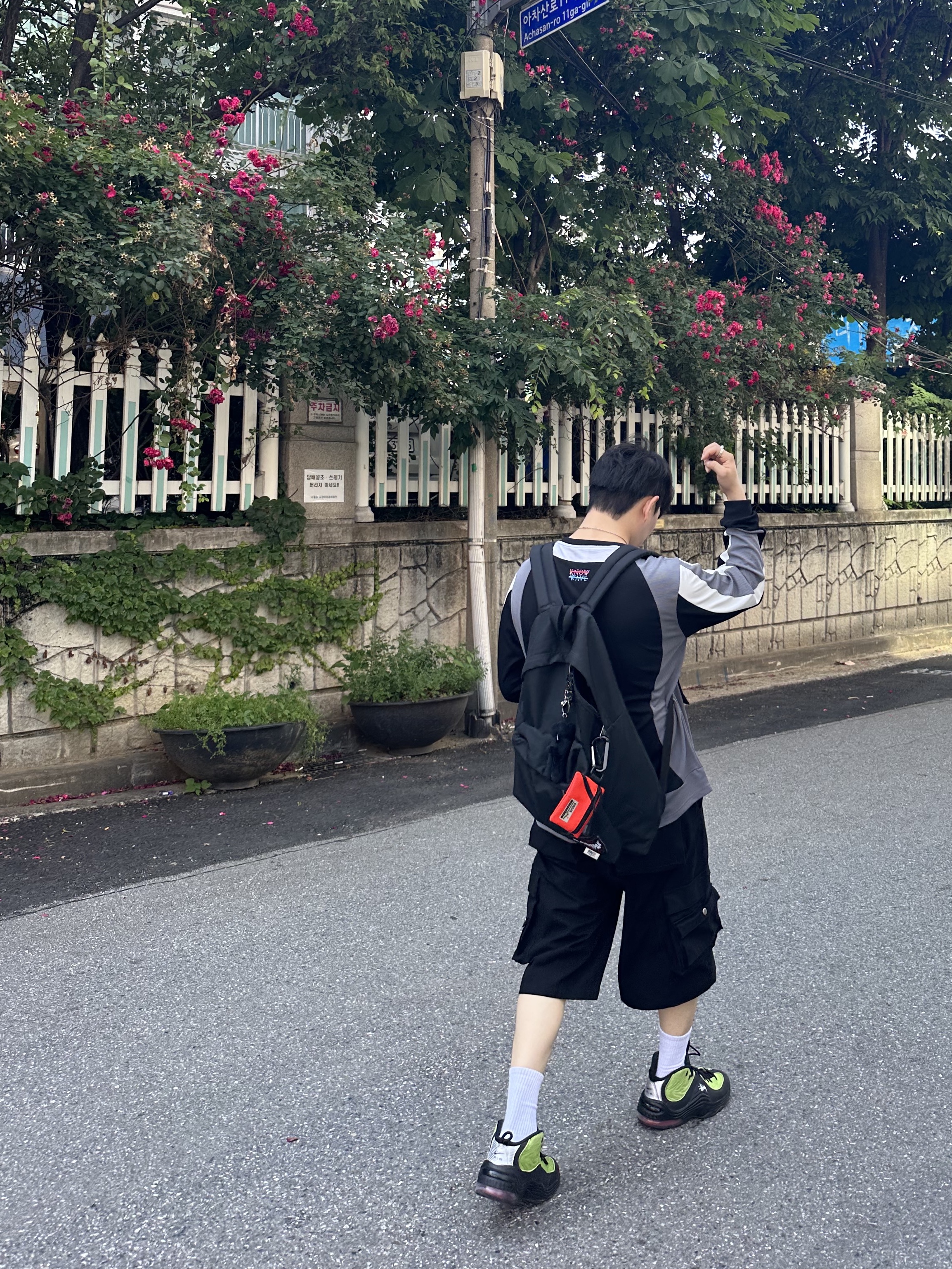 Nike x Stussy Air Penny II Vivid Green and Black, MM6 Maison Margiela x Eastpak Dripping Pak'r Backpack Black 착용 스타일 - 4