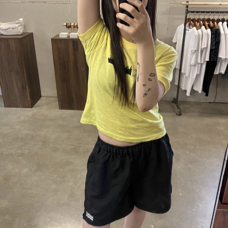 Safarispot Women 1/2 Good Audiences Tee Yellow, Safarispot Women 1/2 Basic Safari Swim Pants Black 착용 스타일 - 1