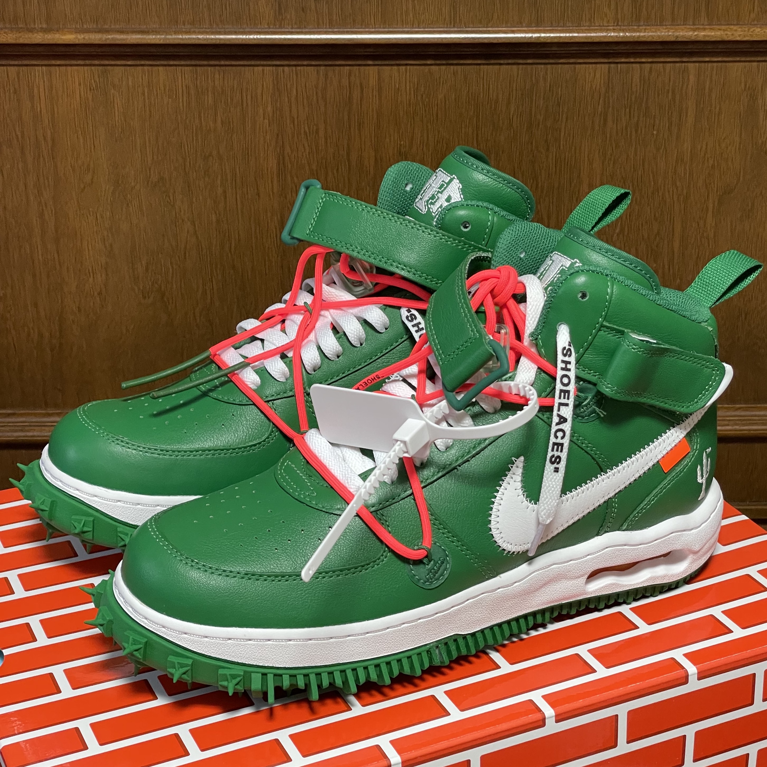 Nike x Off-White Air Force 1 Mid SP Leather Pine Green 착용 스타일 - 2