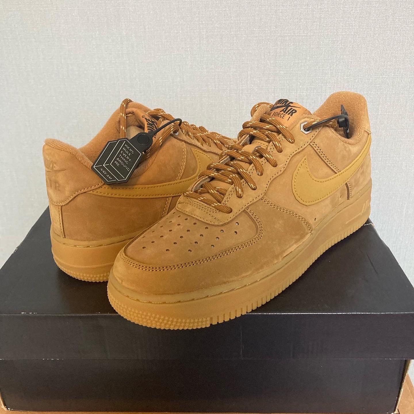 Nike Air Force 1 '07 WB Flax 착용 스타일 - 1