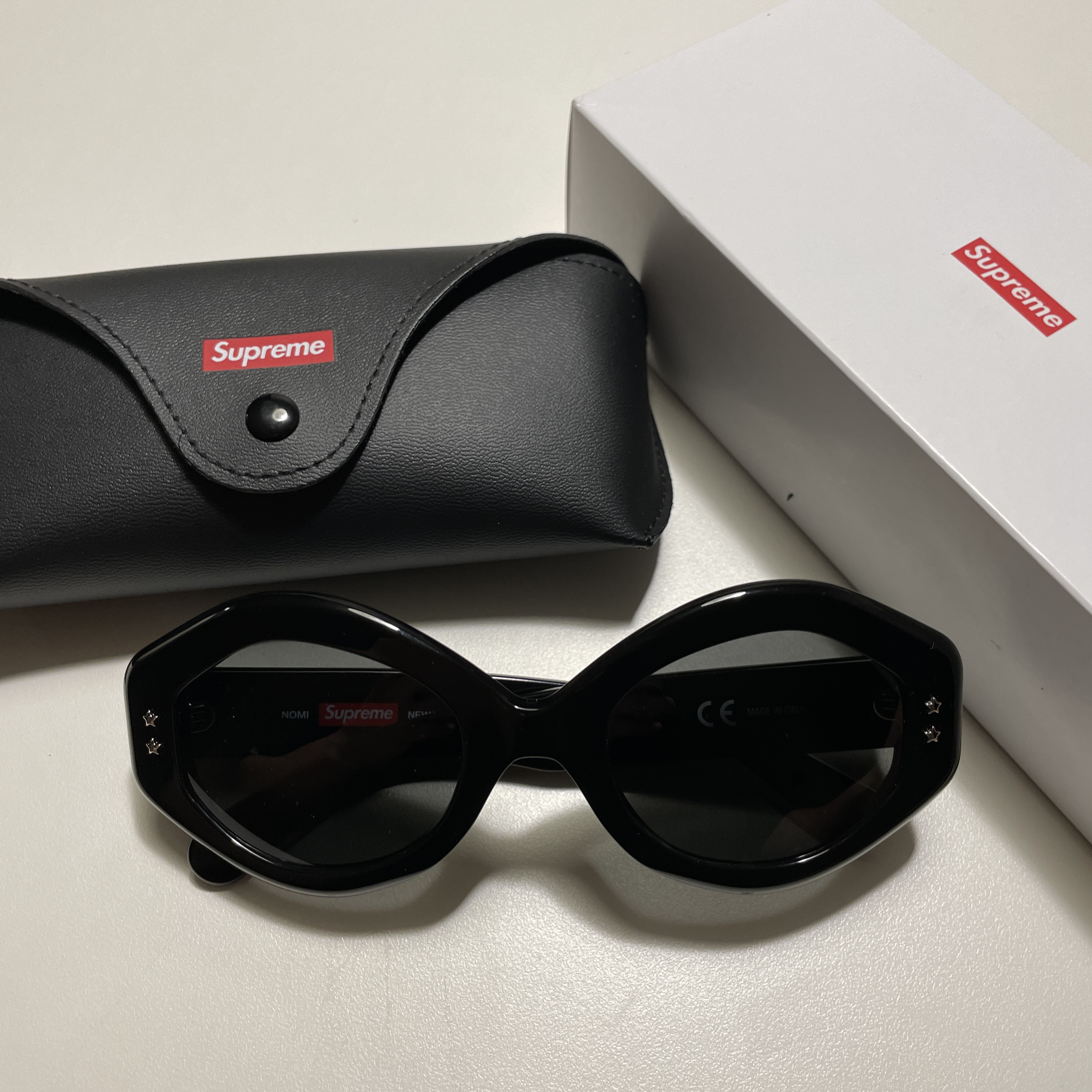 Supreme Nomi Sunglasses Black - 23SS 착용 스타일 - 2