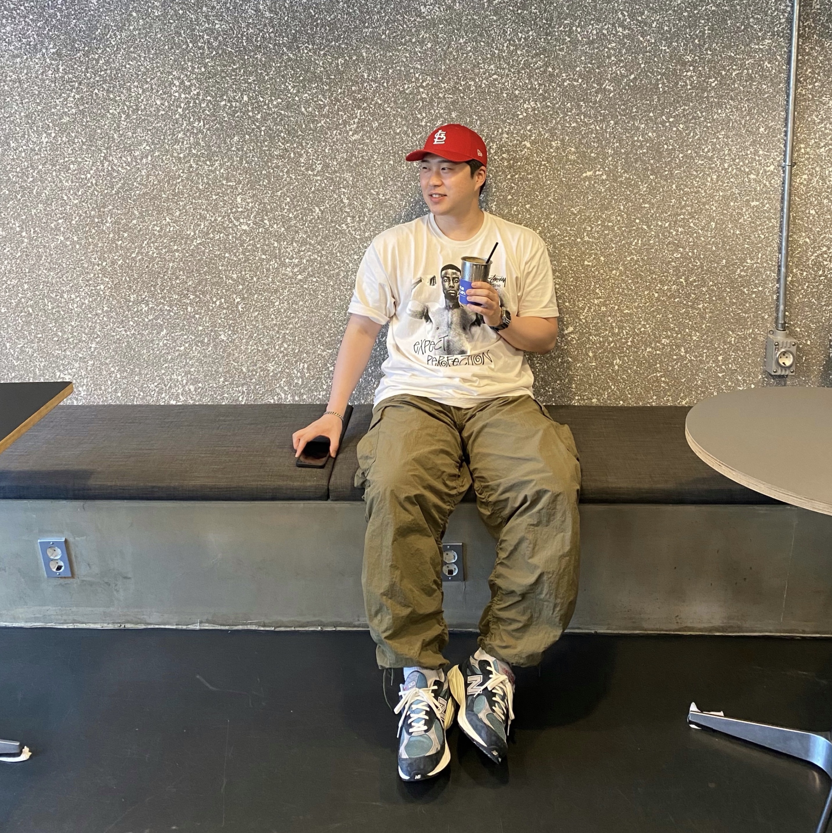 Stussy x Martine Rose Stand Firm Pigment Dyed T-Shirt Natural, New Balance 990v3 Made in USA Navy Spring Tide 착용 스타일