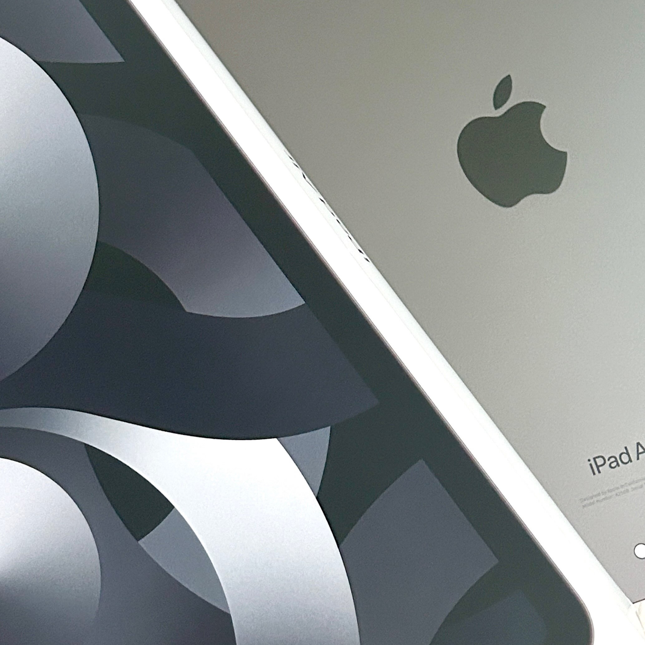 Apple iPad Air 5th Gen Wifi 64GB Space Gray (Korean Ver.) 착용 스타일