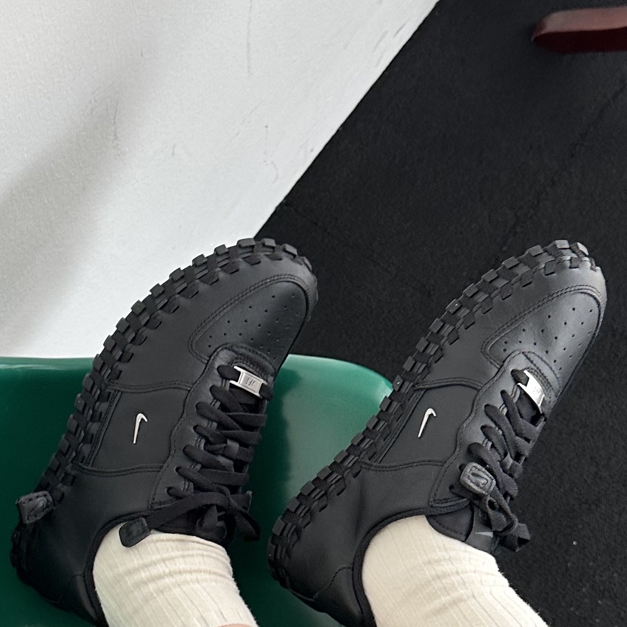 Nike x Jacquemus J Force 1 Low LX SP Black 착용 스타일 - 1