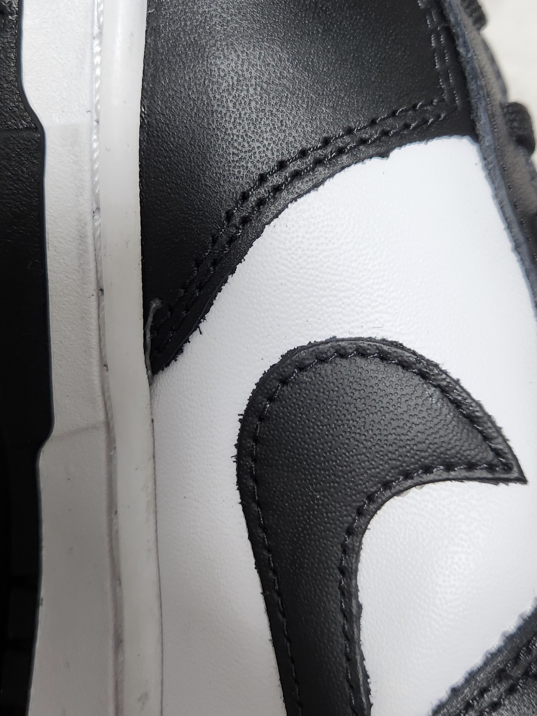 Nike Dunk Low Retro Black 착용 스타일