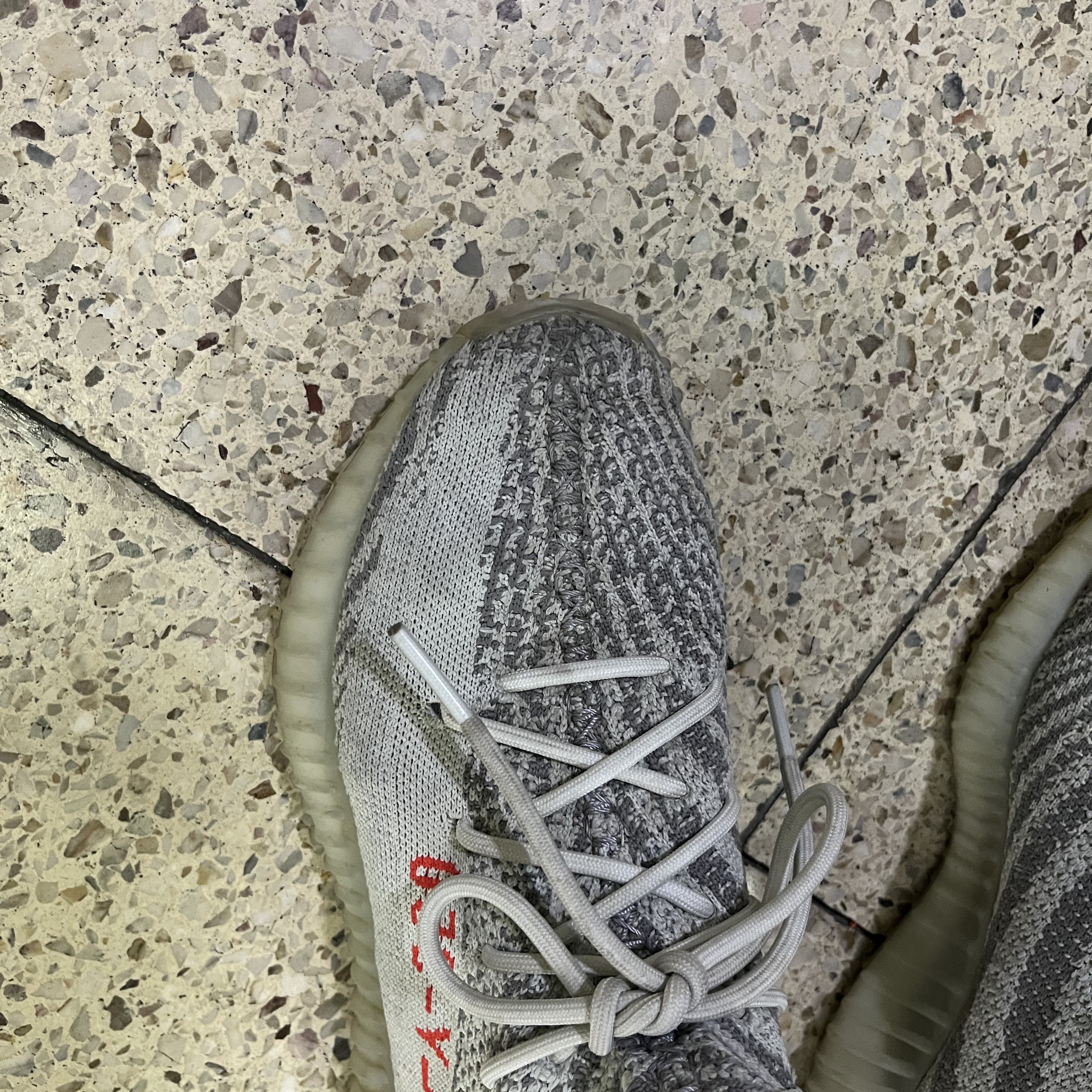 Adidas Yeezy Boost 350 V2 Blue Tint 2017 착용 스타일