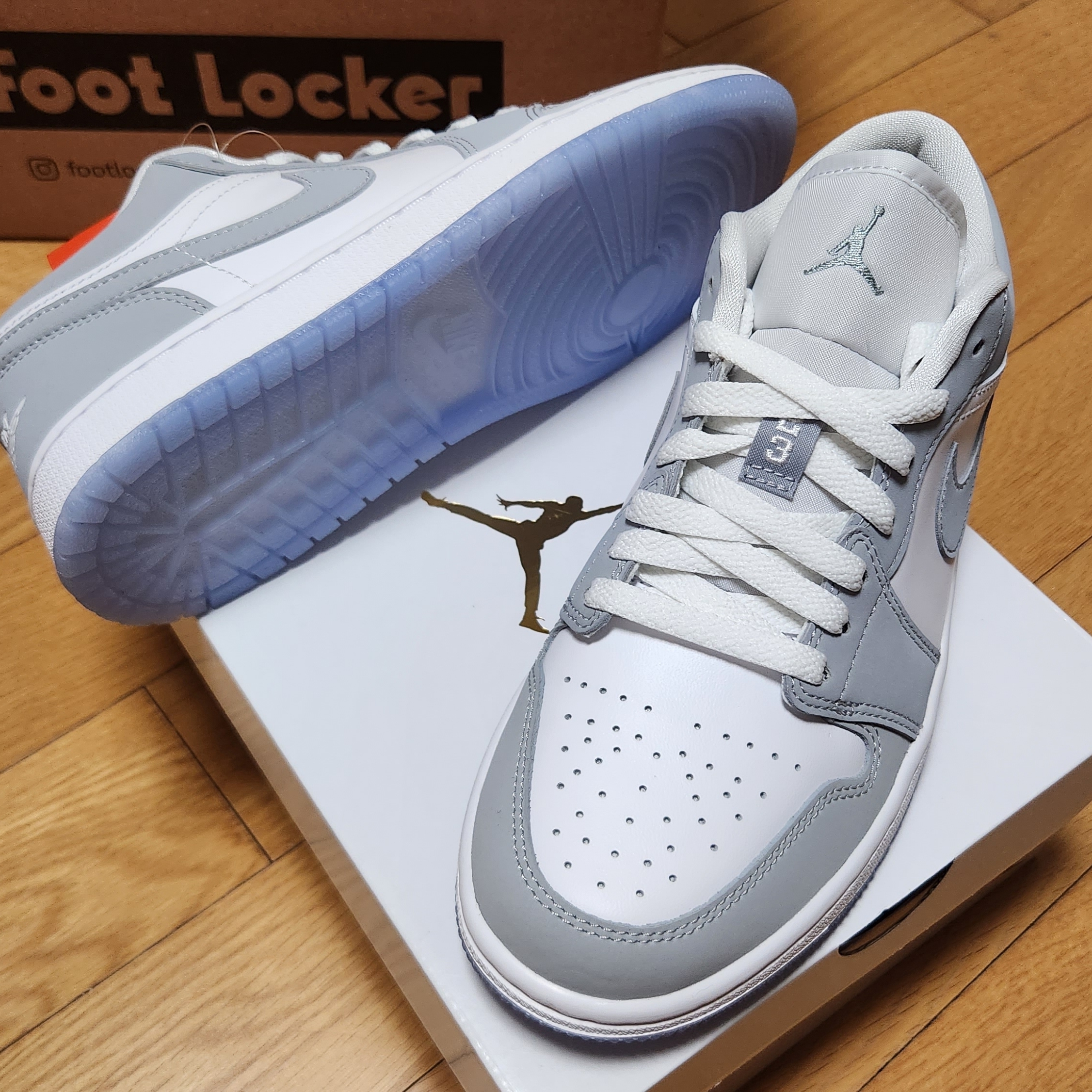 (W) Jordan 1 Low White Wolf Grey 착용 스타일