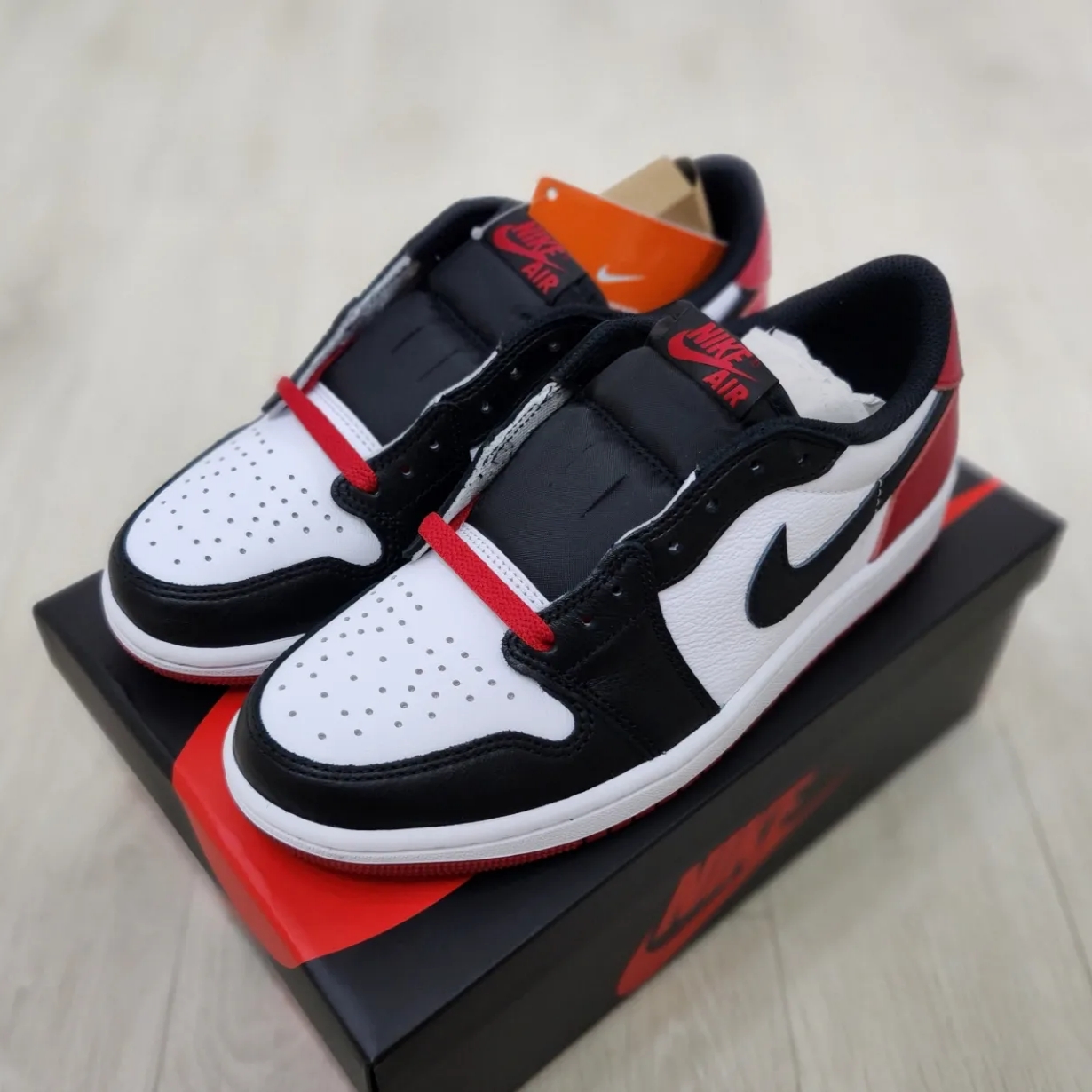 Jordan 1 Retro Low OG Black Toe 착용 스타일 - 2