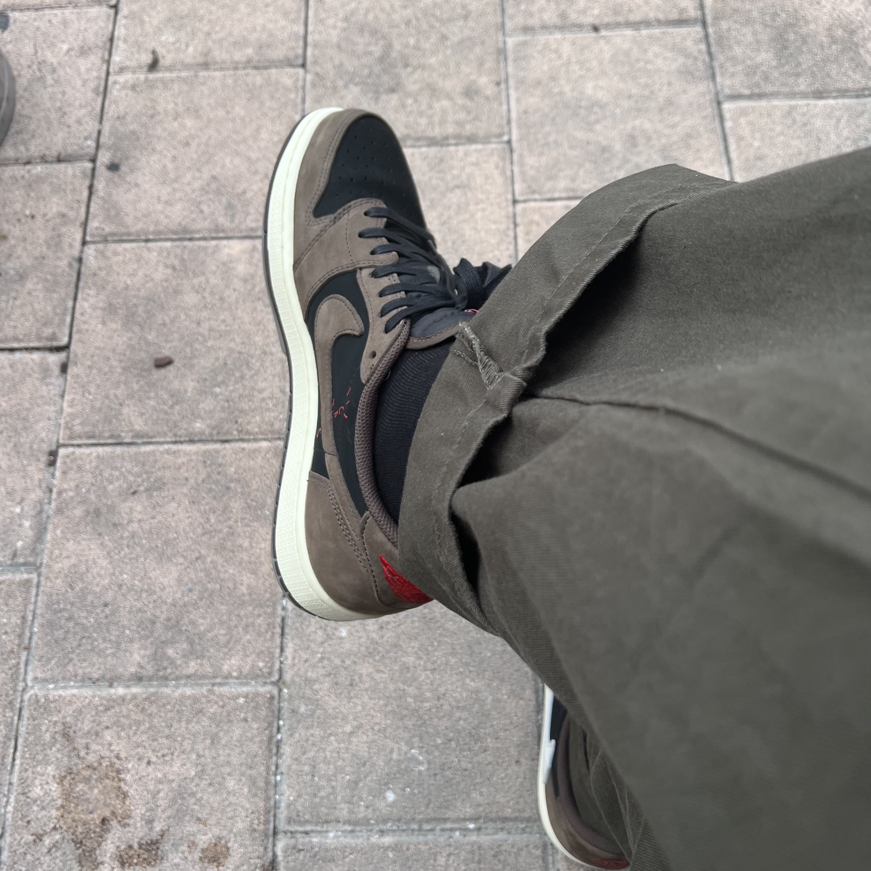 Jordan 1 x Travis Scott Retro Low OG SP Mocha 착용 스타일