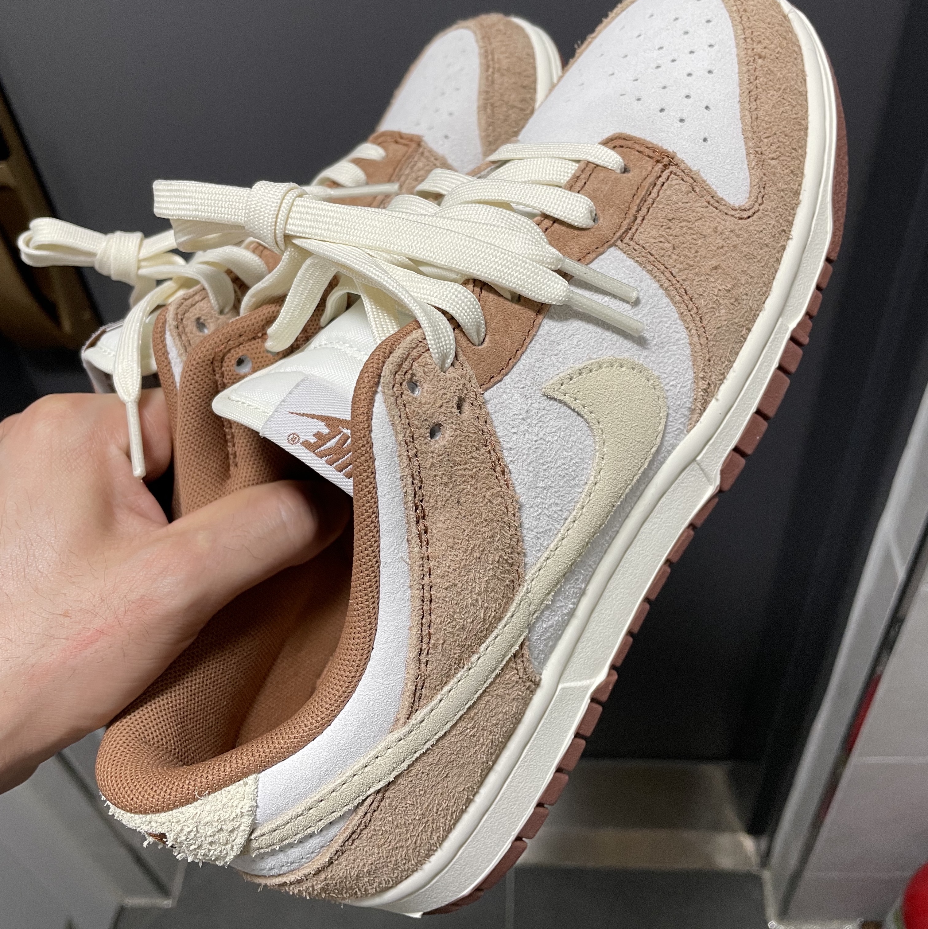 Nike Dunk Low Pro Premium Medium Curry 착용 스타일