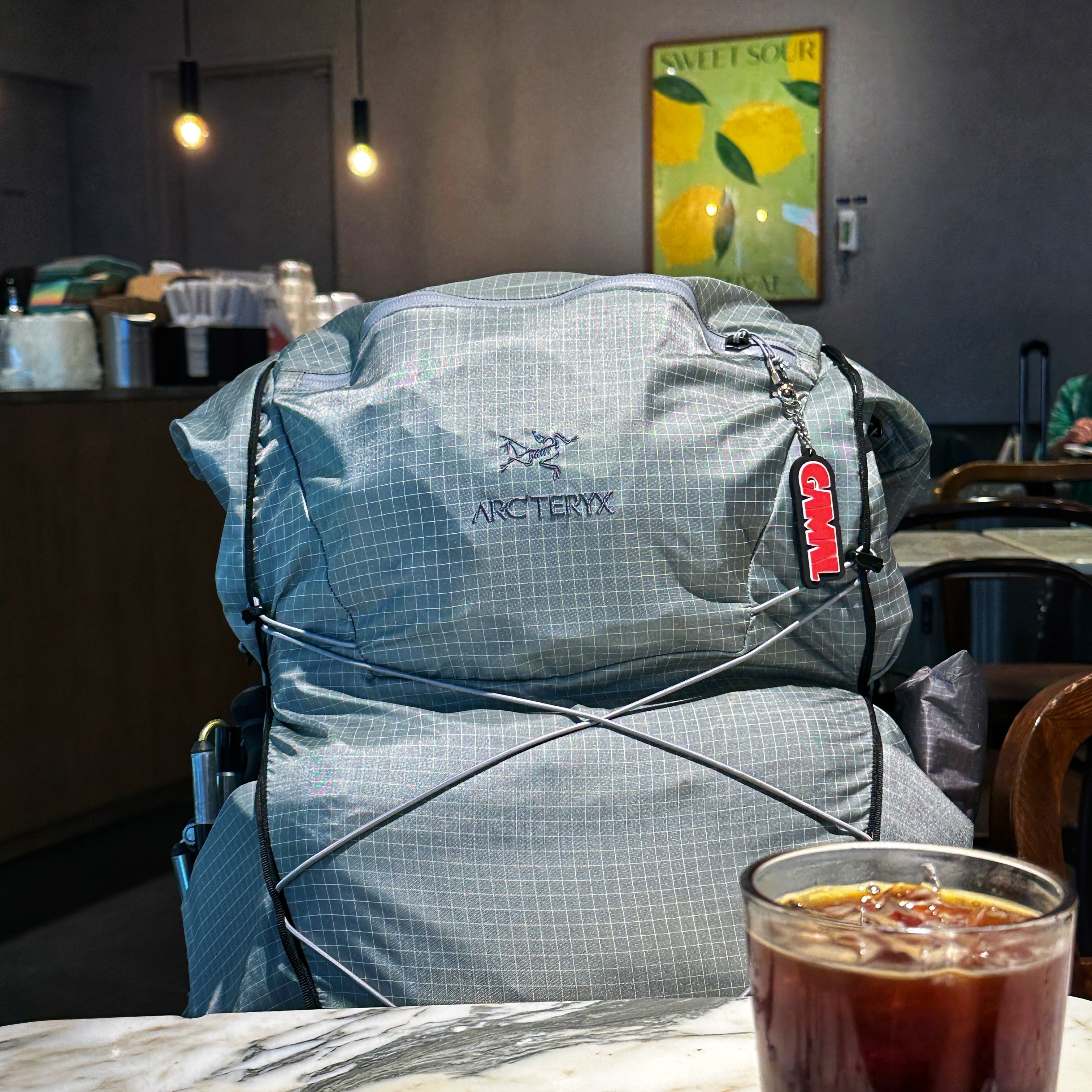 Arc'teryx Beta Jacket Black, Arc'teryx Aerios 45 Backpack Pixel 착용 스타일 - 2