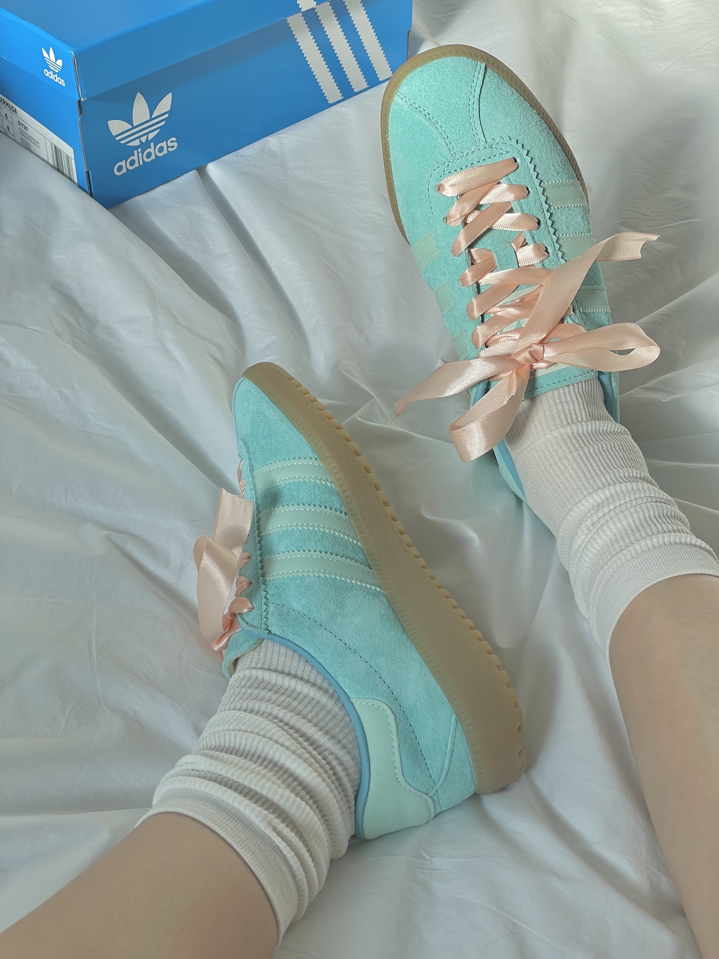Adidas Bermuda Easy Mint 착용 스타일