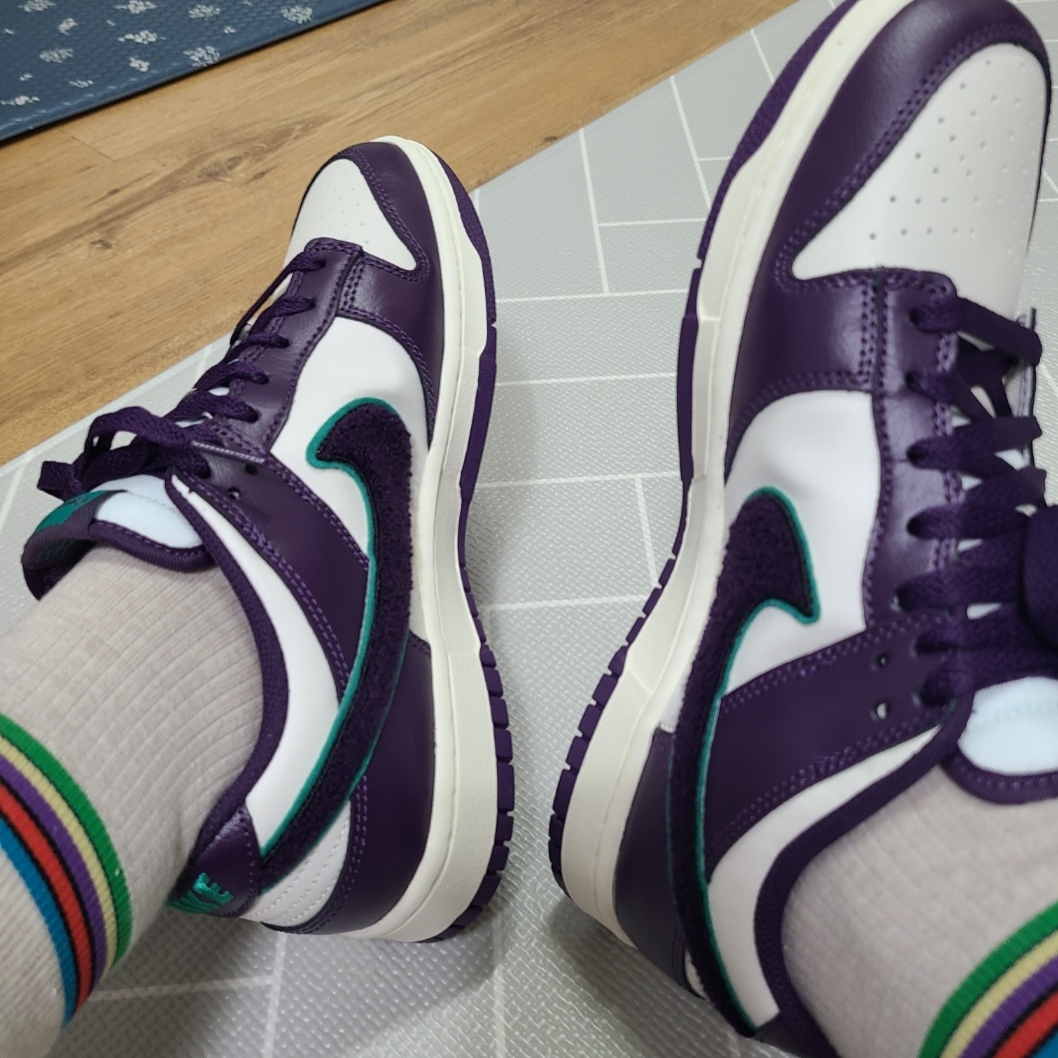 Nike Dunk Low Grand Purple 착용 스타일 - 2