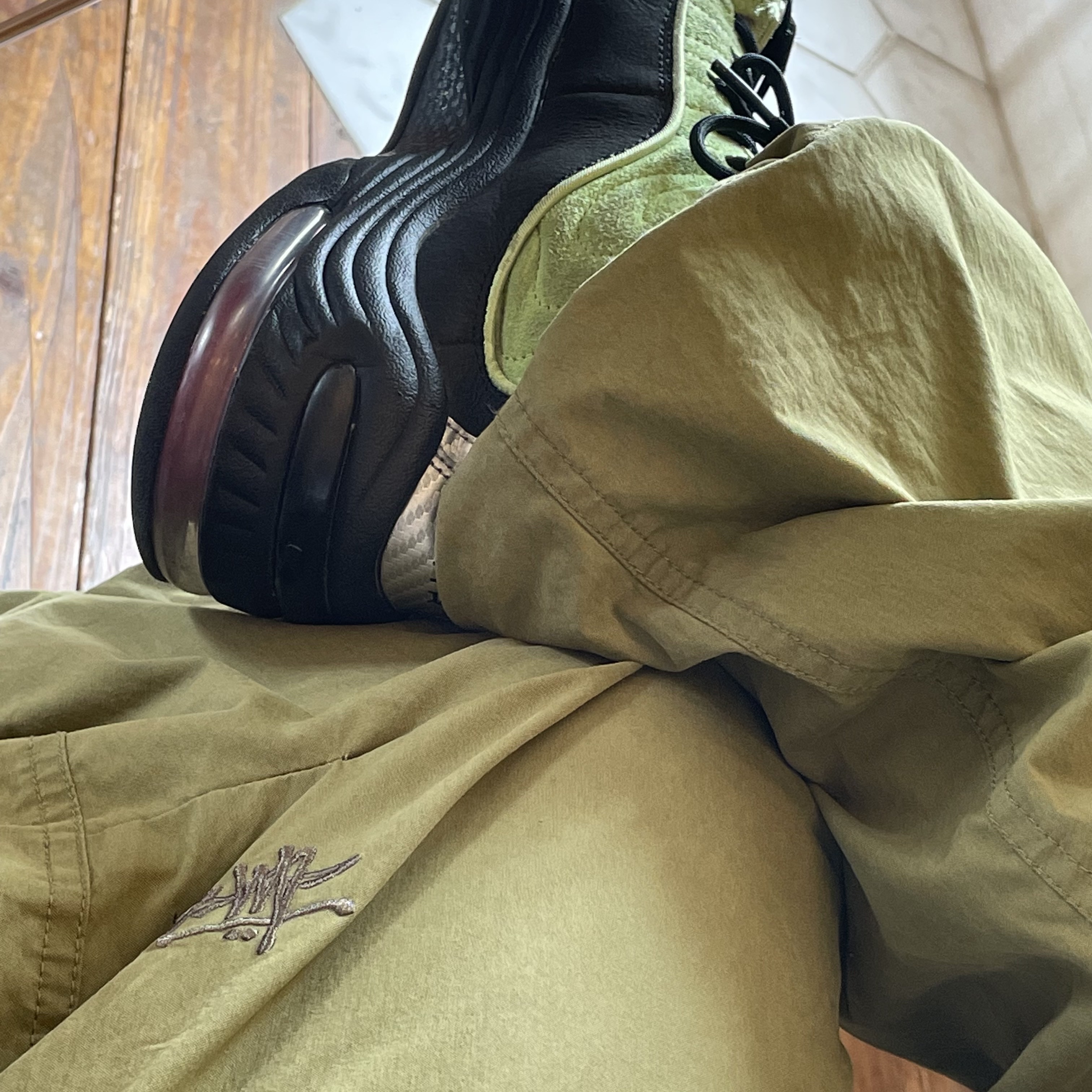 Nike x Stussy Air Penny II Vivid Green and Black, Stussy Nyco Over Trousers Olive 착용 스타일 - 2
