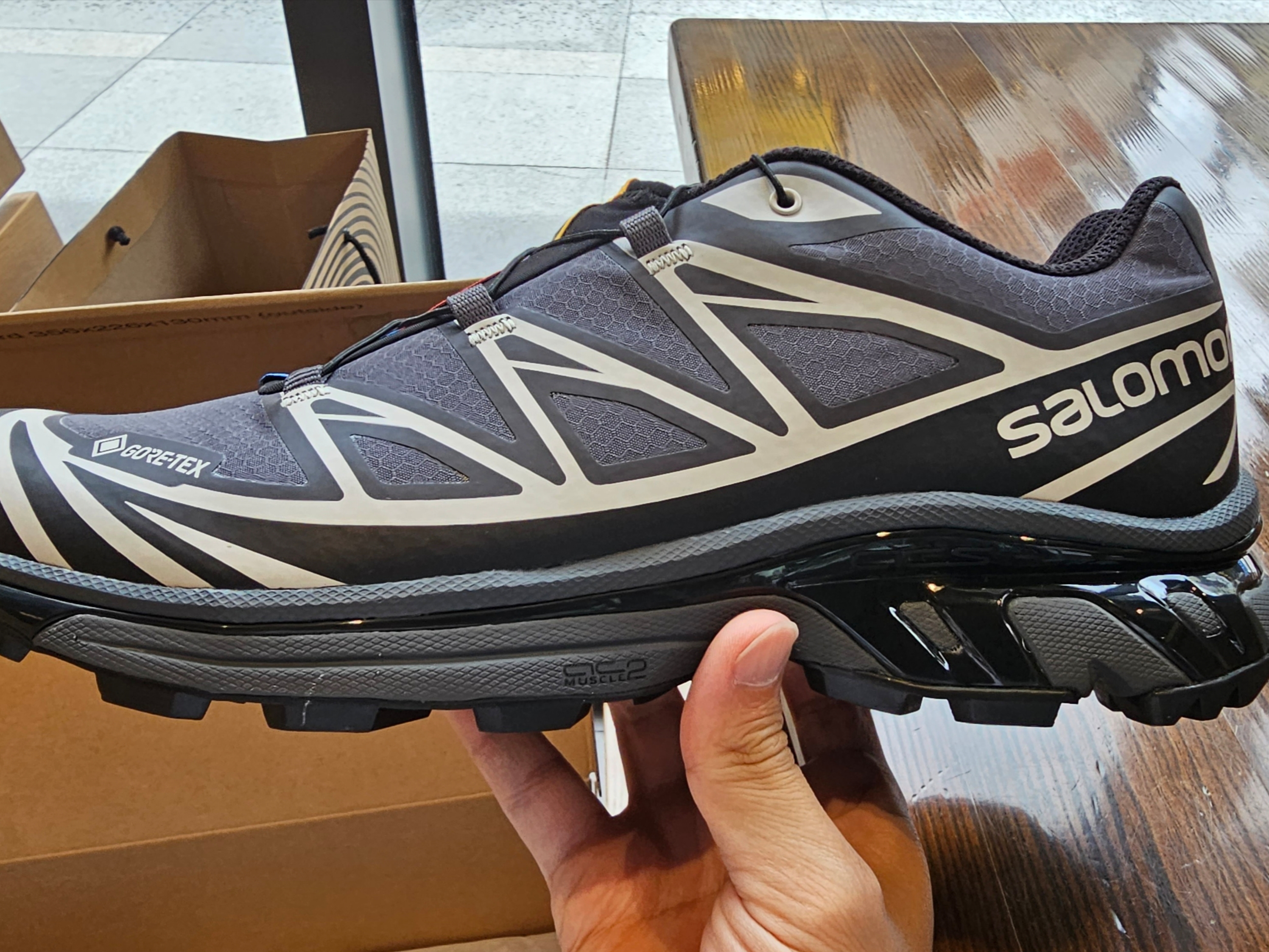 Salomon XT-6 Gore-Tex Black Ebony 착용 스타일