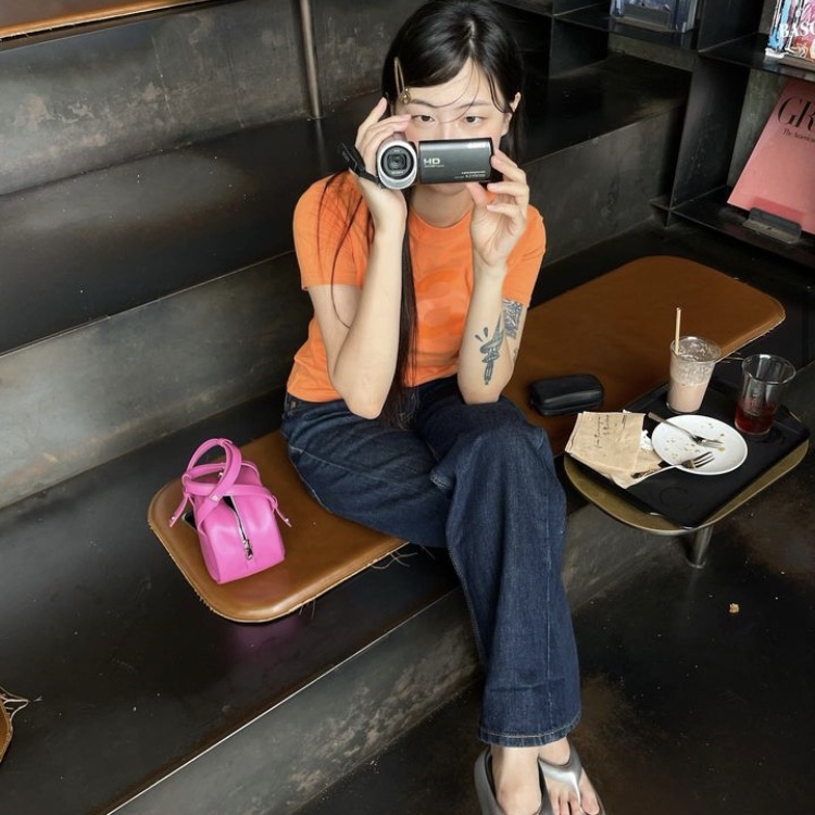 [KREAM 단독] Safarispot Basic Safari T-Shirt Orange 착용 스타일