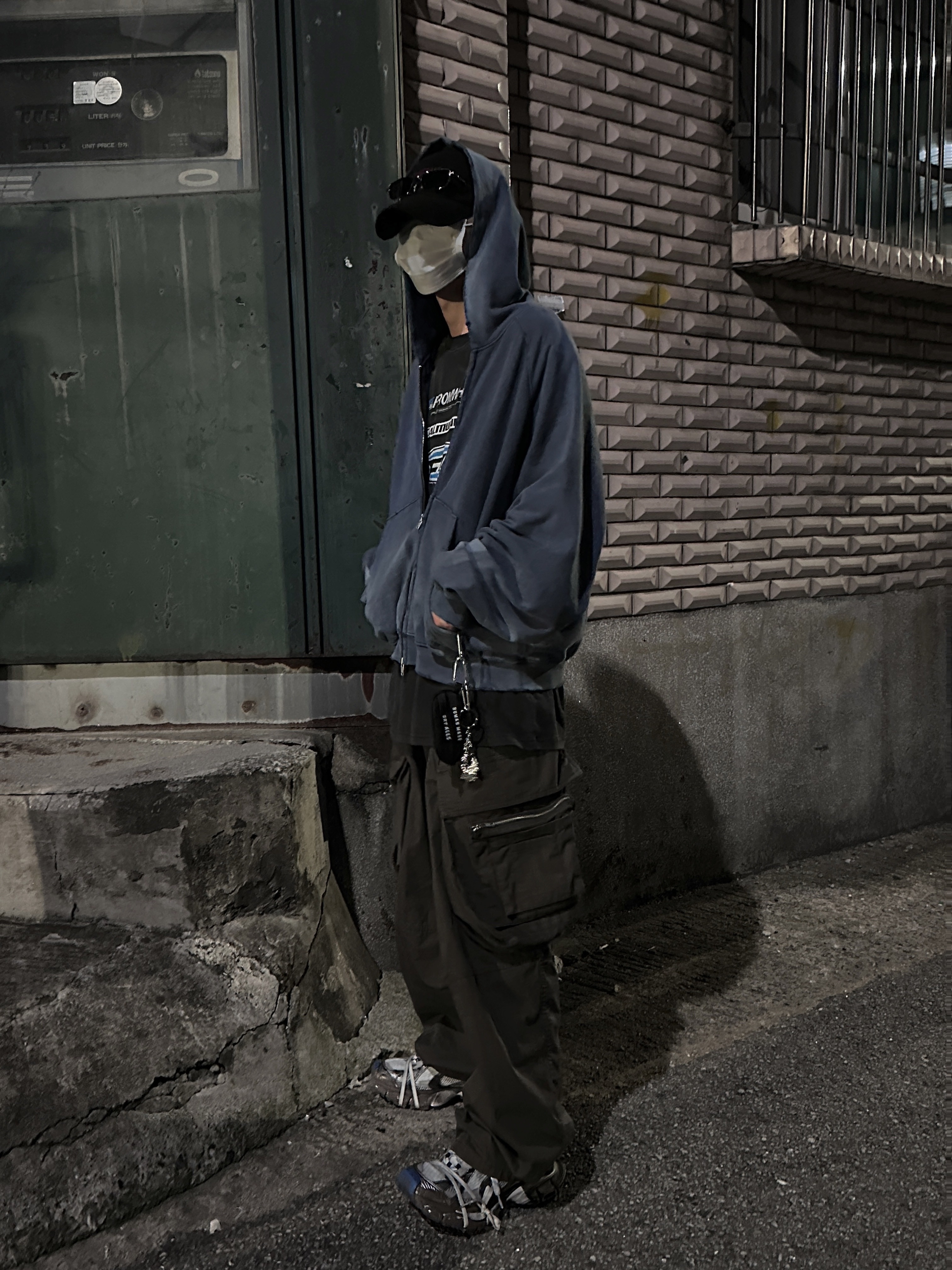 Farfromwhat Far Washed Logo T-Shirt Black, Undermycar Stuttgart Vintage Washing Ball Cap Black Red - 22SS 착용 스타일 - 1