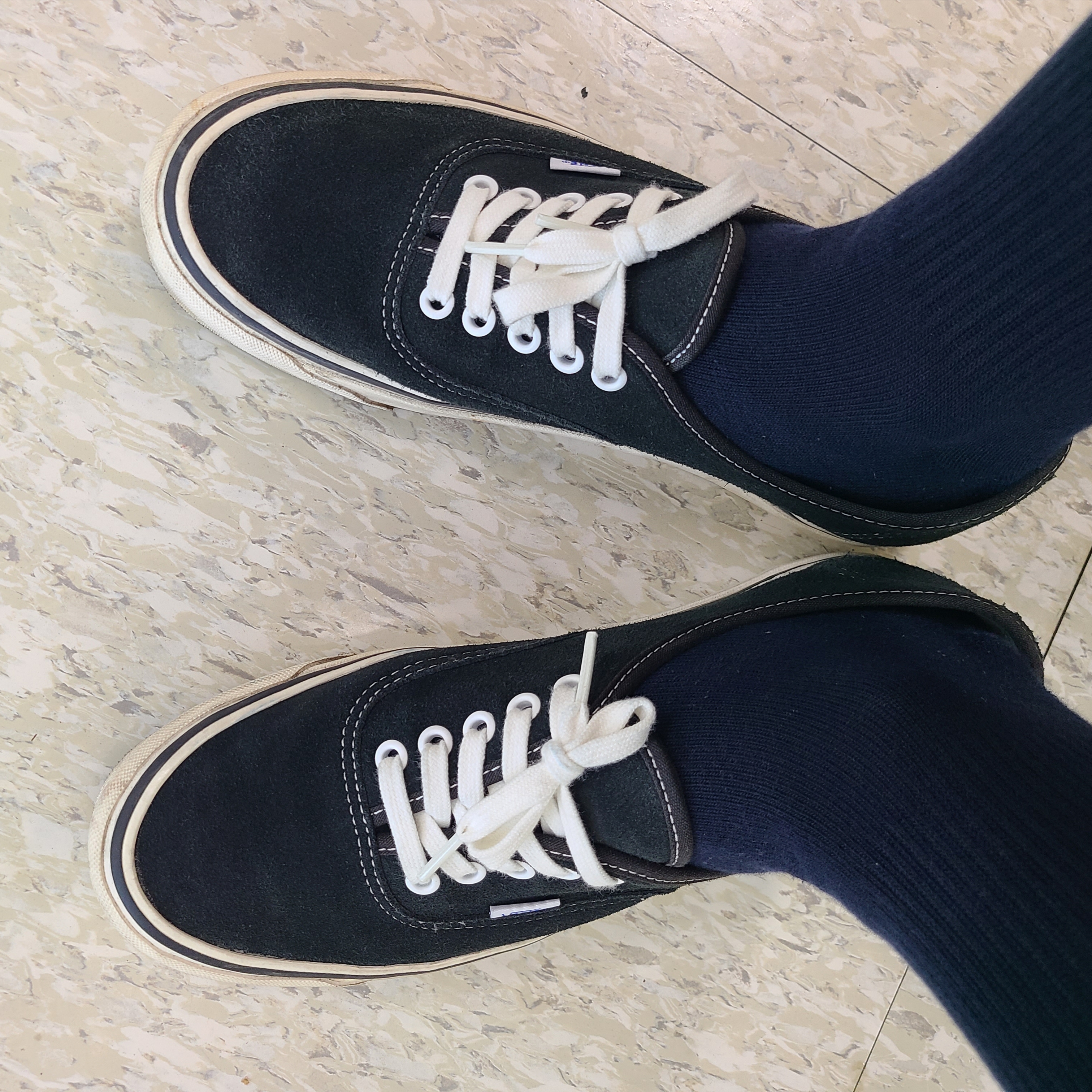 Vans Authentic 44 DX Anaheim Factory Black 착용 스타일 - 2