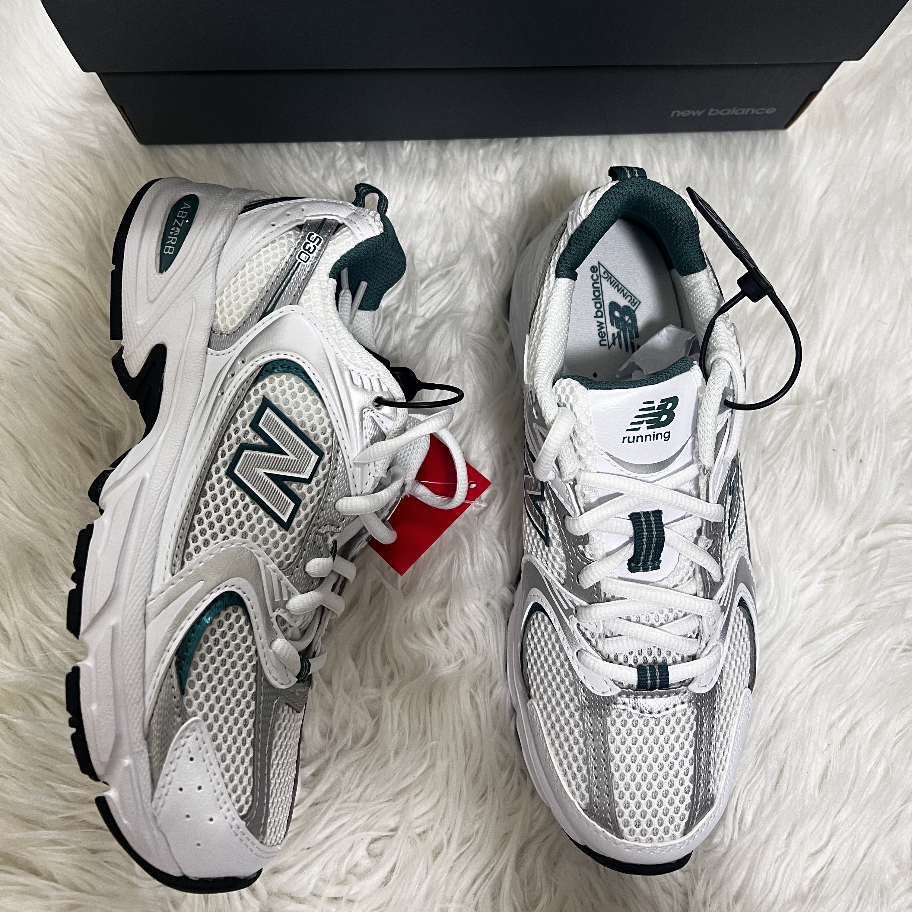 New Balance 530 White Mint 착용 스타일 - 3