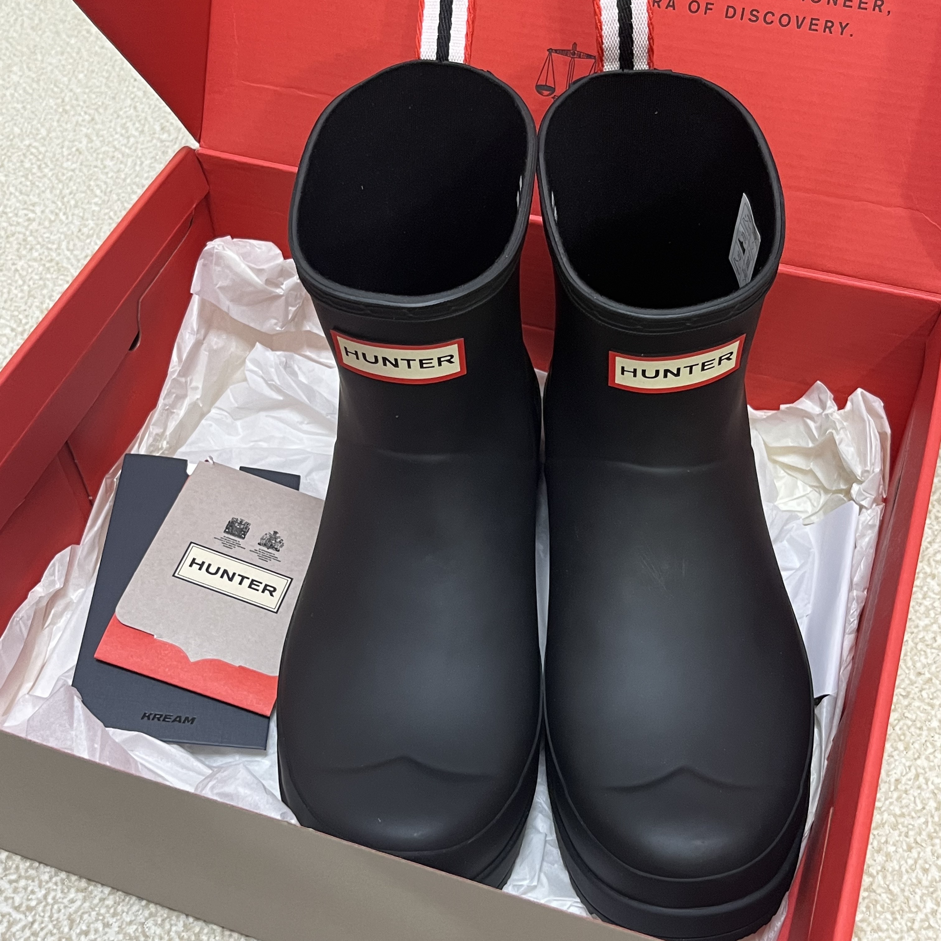 (W) Hunter Play Short Rain Boots Black 착용 스타일