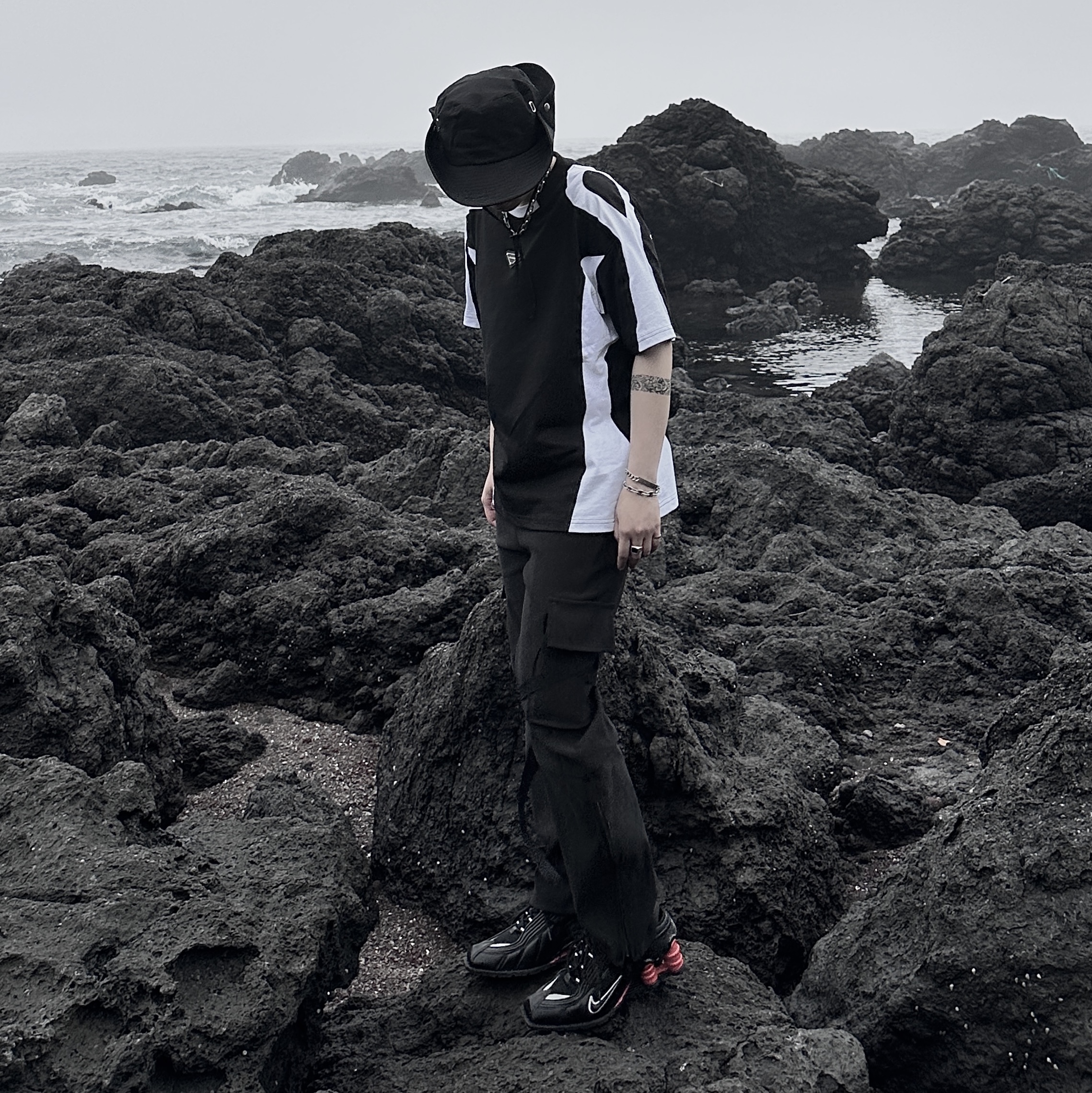 Nike x Martine Rose Shox MR4 Black 착용 스타일