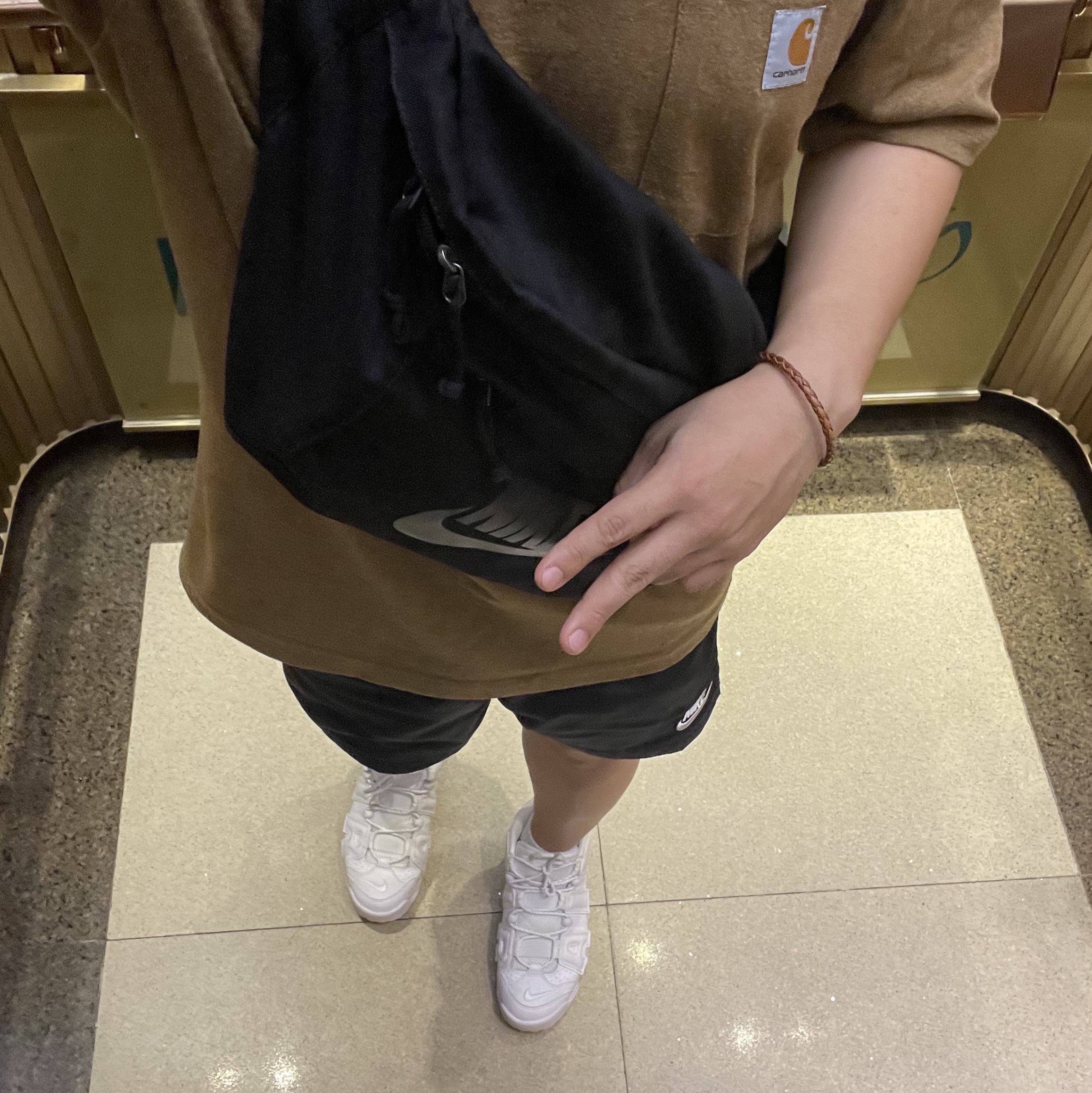 Nike Air More Uptempo Triple White, Nike NSW Woven Lined Flow Shorts Black - Asia 착용 스타일
