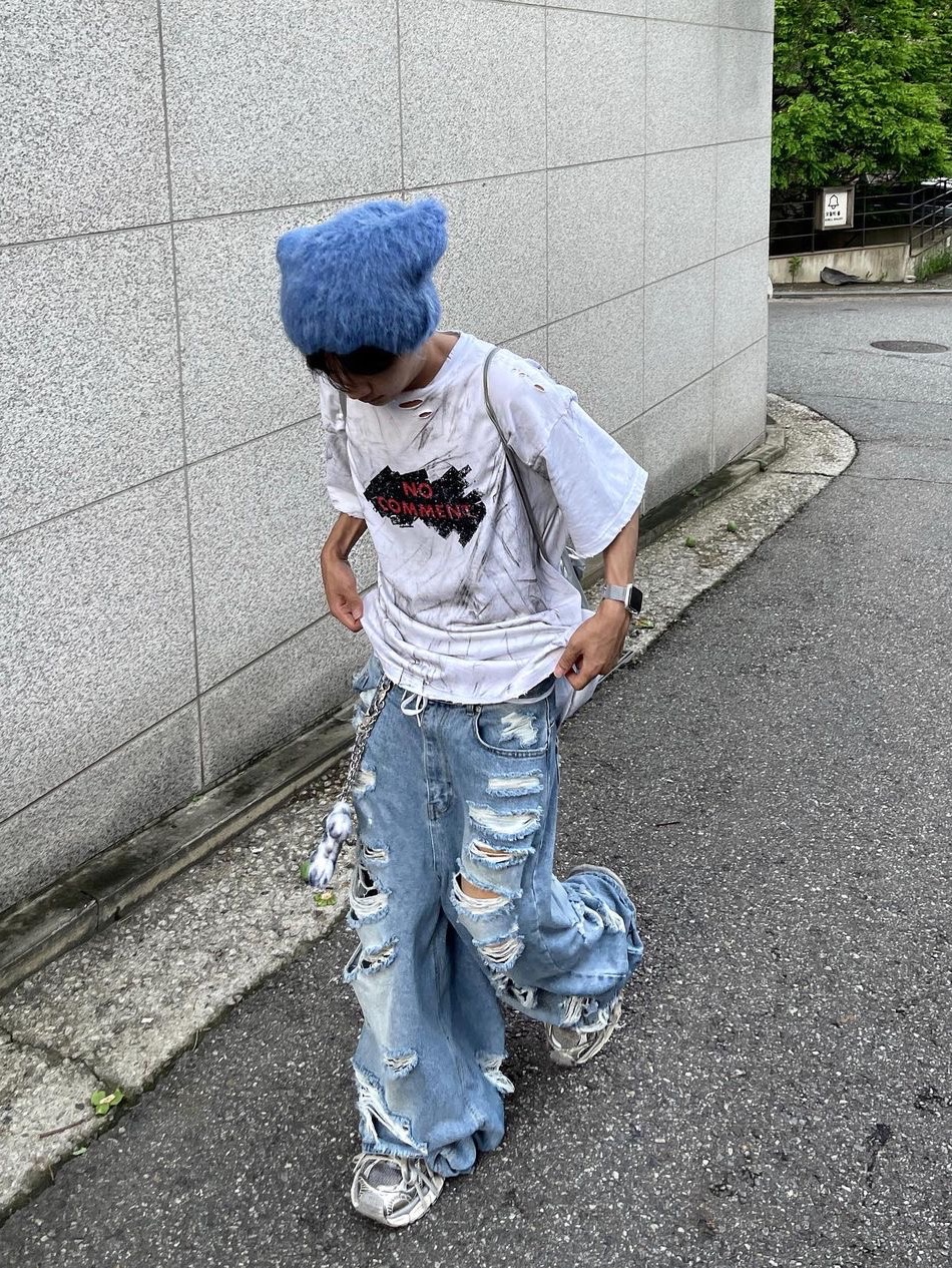 Nos Couleurs No Comment T-Shirt White 착용 스타일