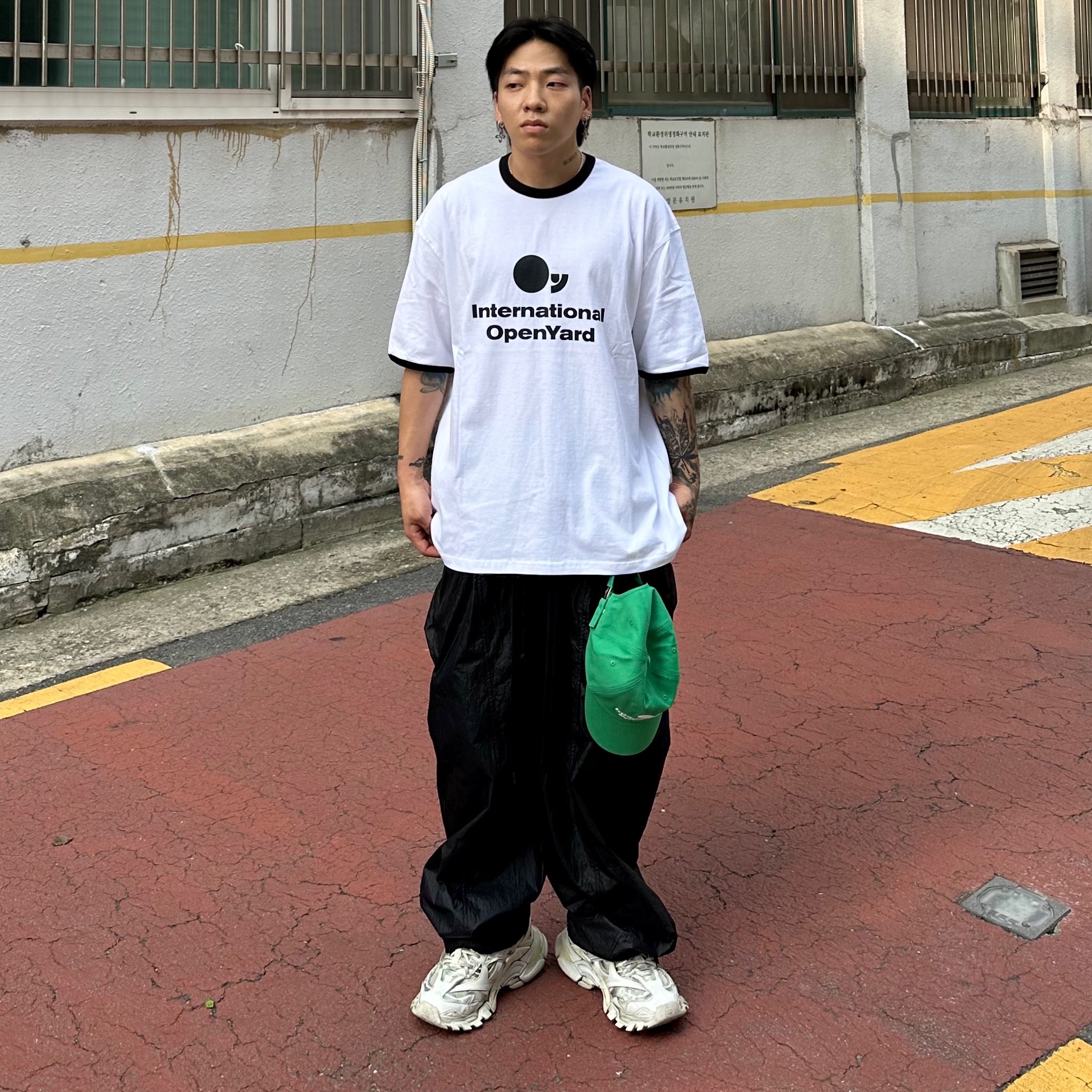 Balenciaga Track.2 Sneakers White 착용 스타일 - 2