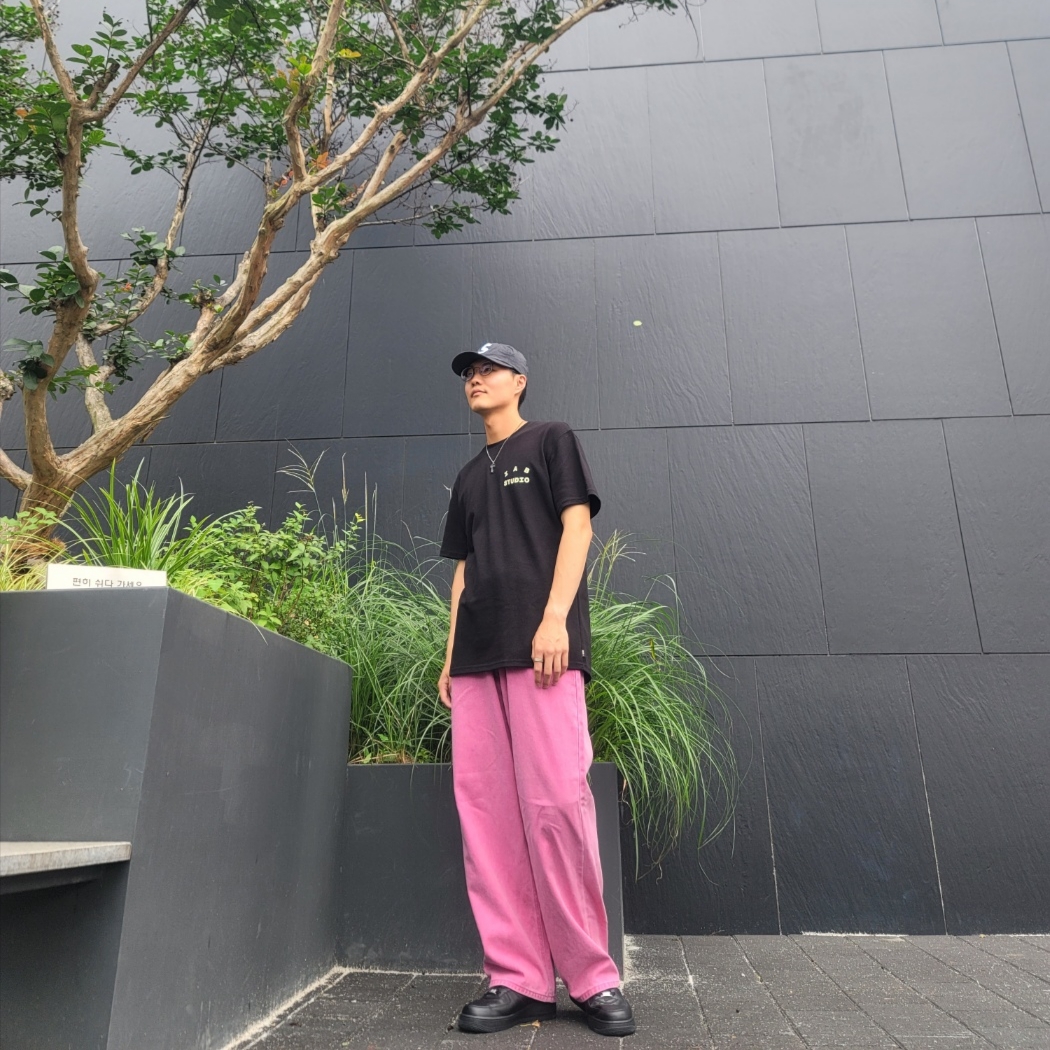 Nike x Supreme Air Force 1 Low Black, IAB Studio Black Glow T-Shirt 착용 스타일 - 1