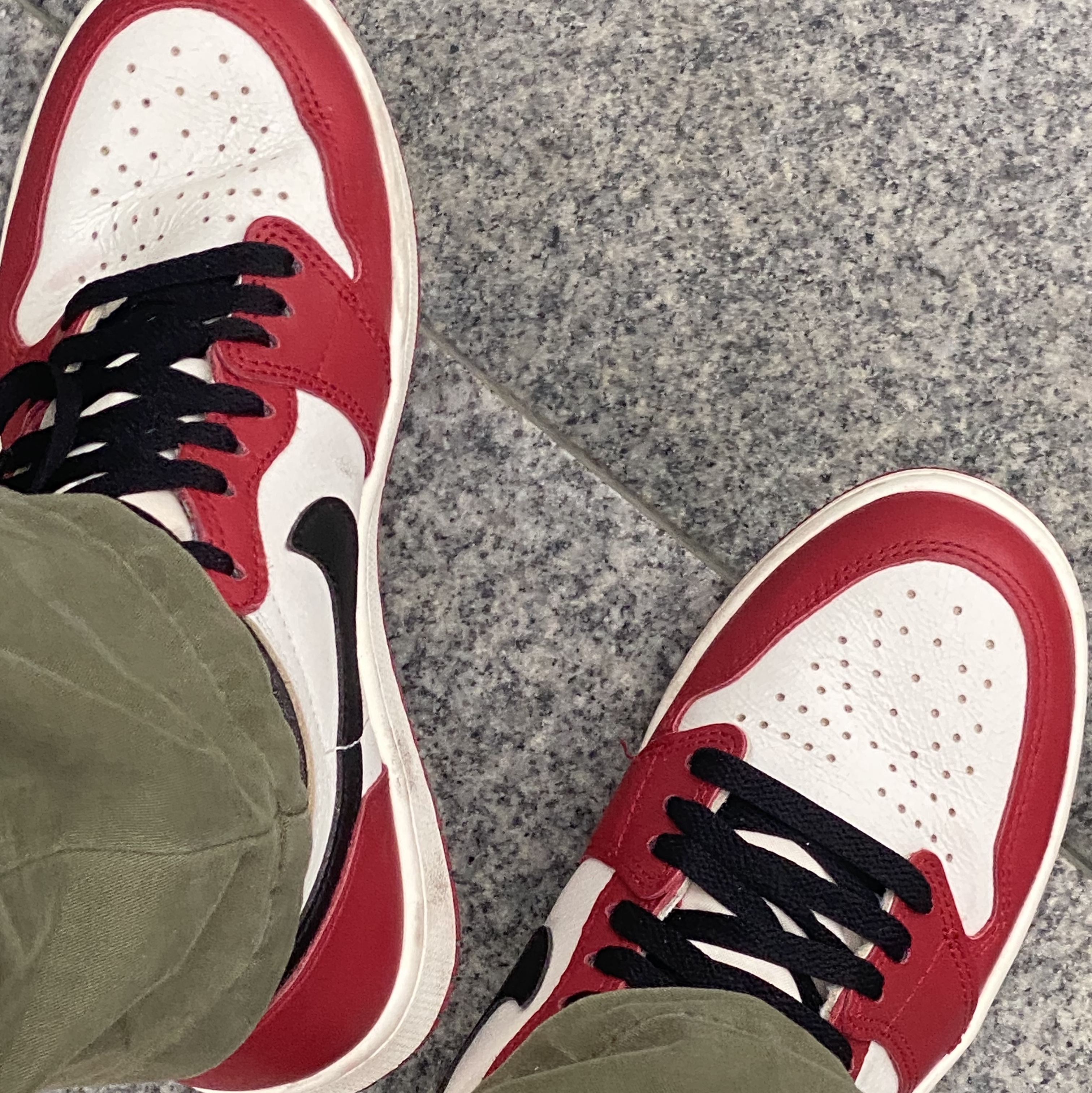 Jordan 1 Retro High OG Chicago 2022 착용 스타일 - 2
