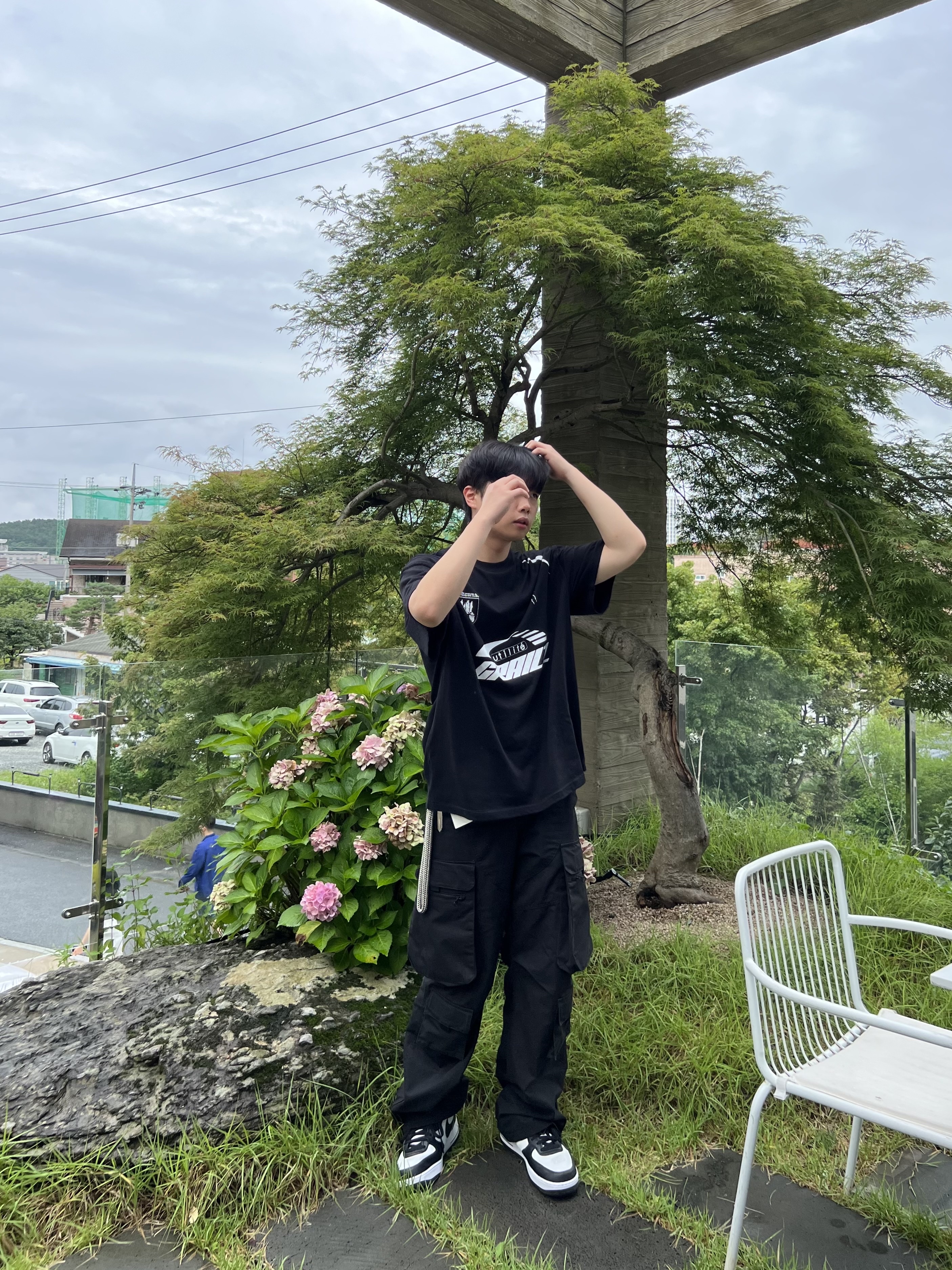 Project G/R Oversized Football Jersey Black, Project G/R Tactical Cargo Pants Black 착용 스타일 - 2