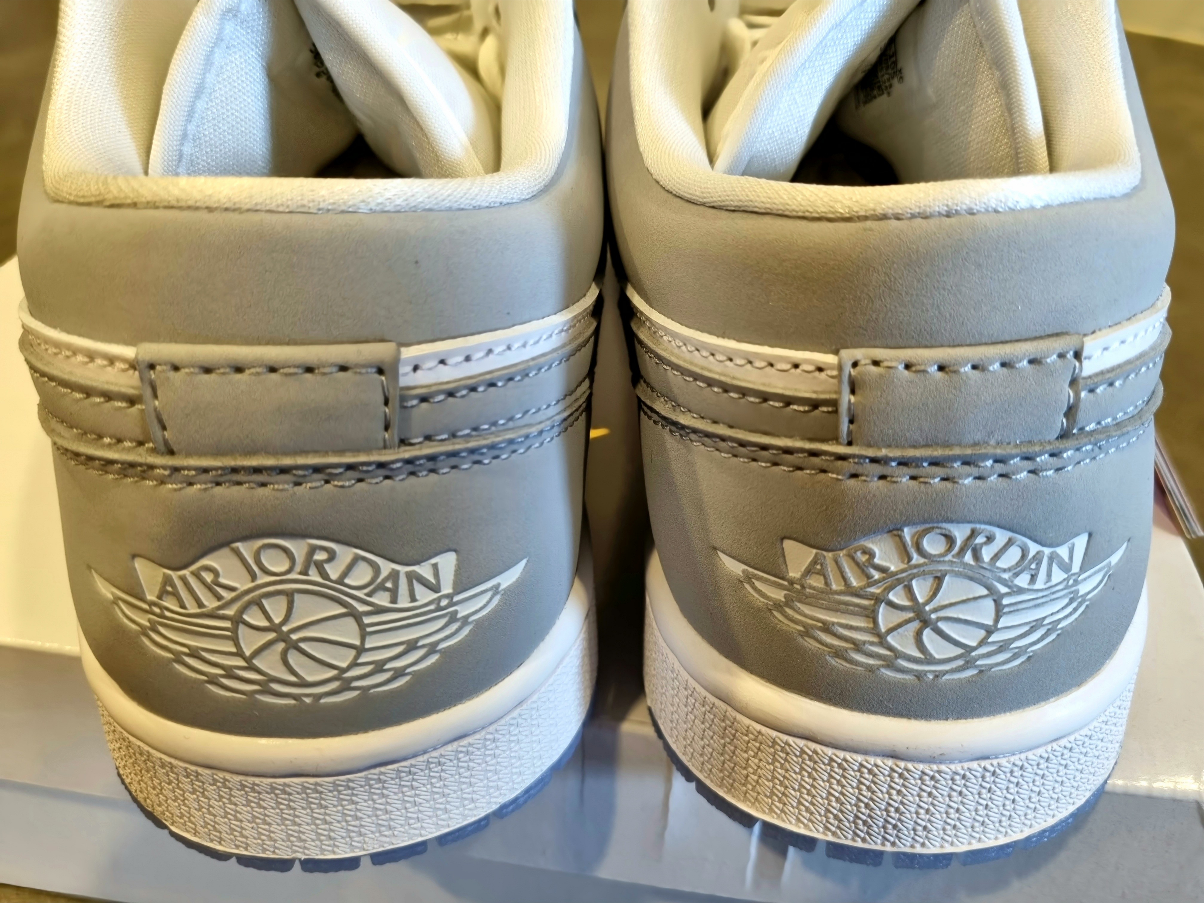 (W) Jordan 1 Low White Wolf Grey 착용 스타일 - 4