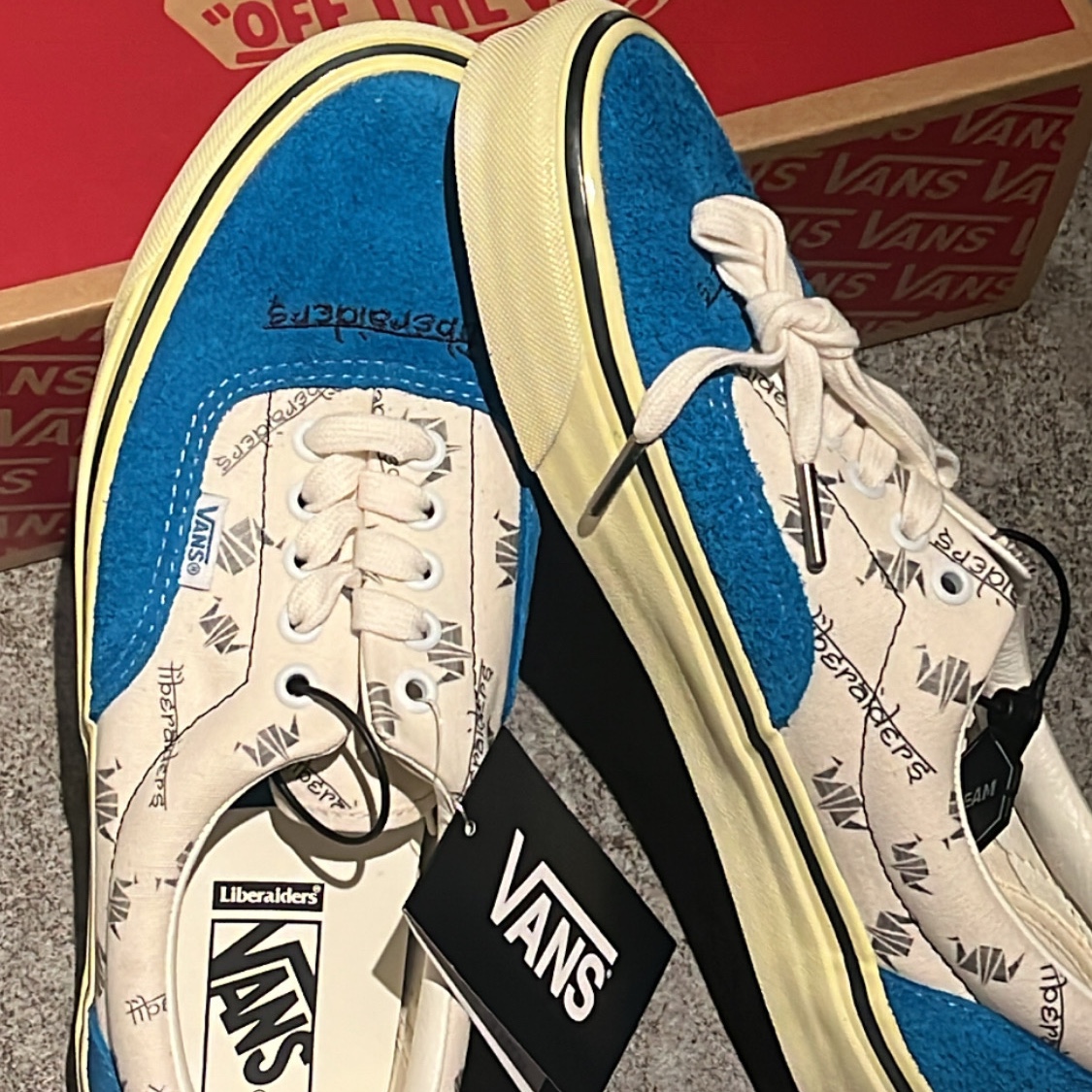 Vans x Liberaiders Era 95 DX True Blue 착용 스타일