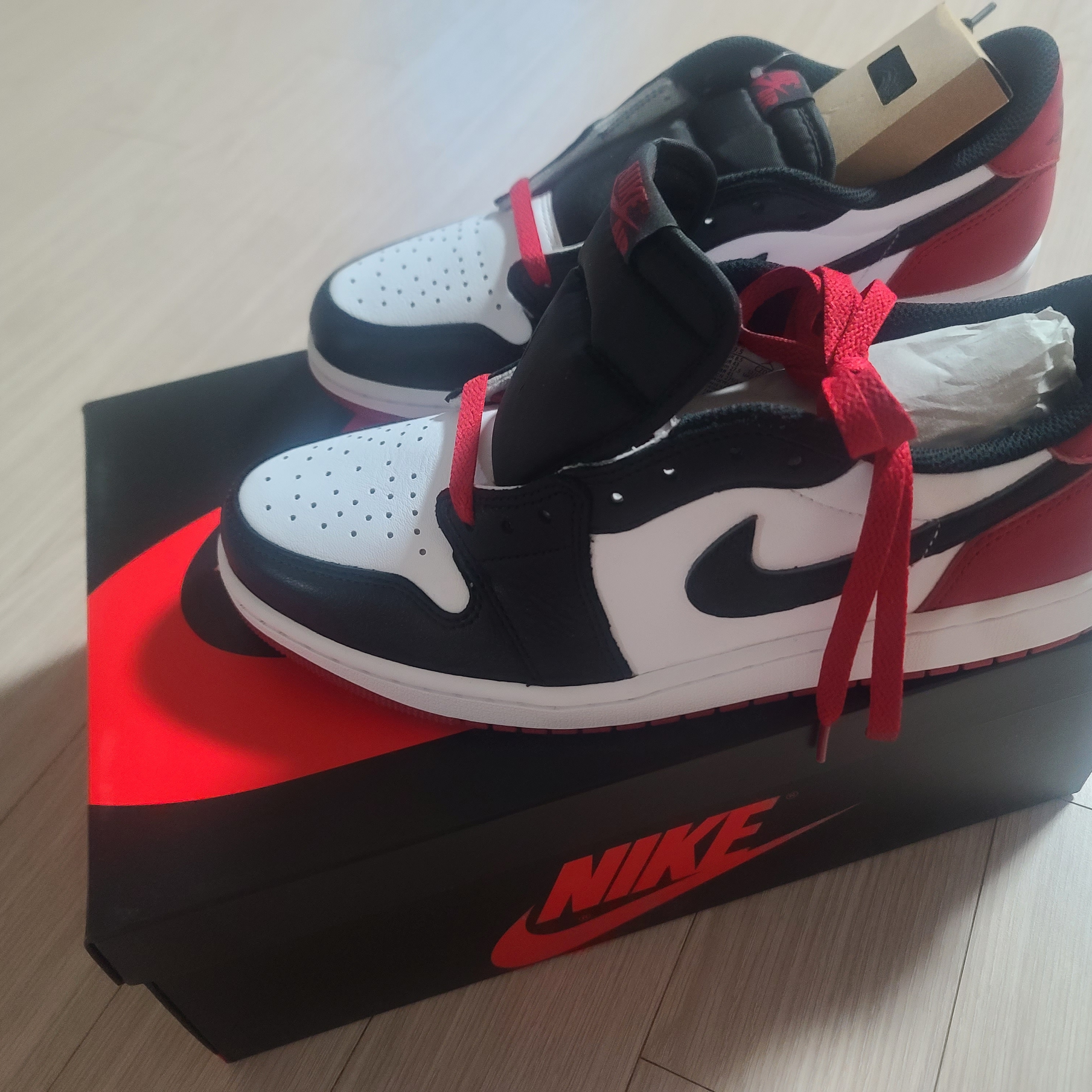 Jordan 1 Retro Low OG Black Toe 착용 스타일 - 3