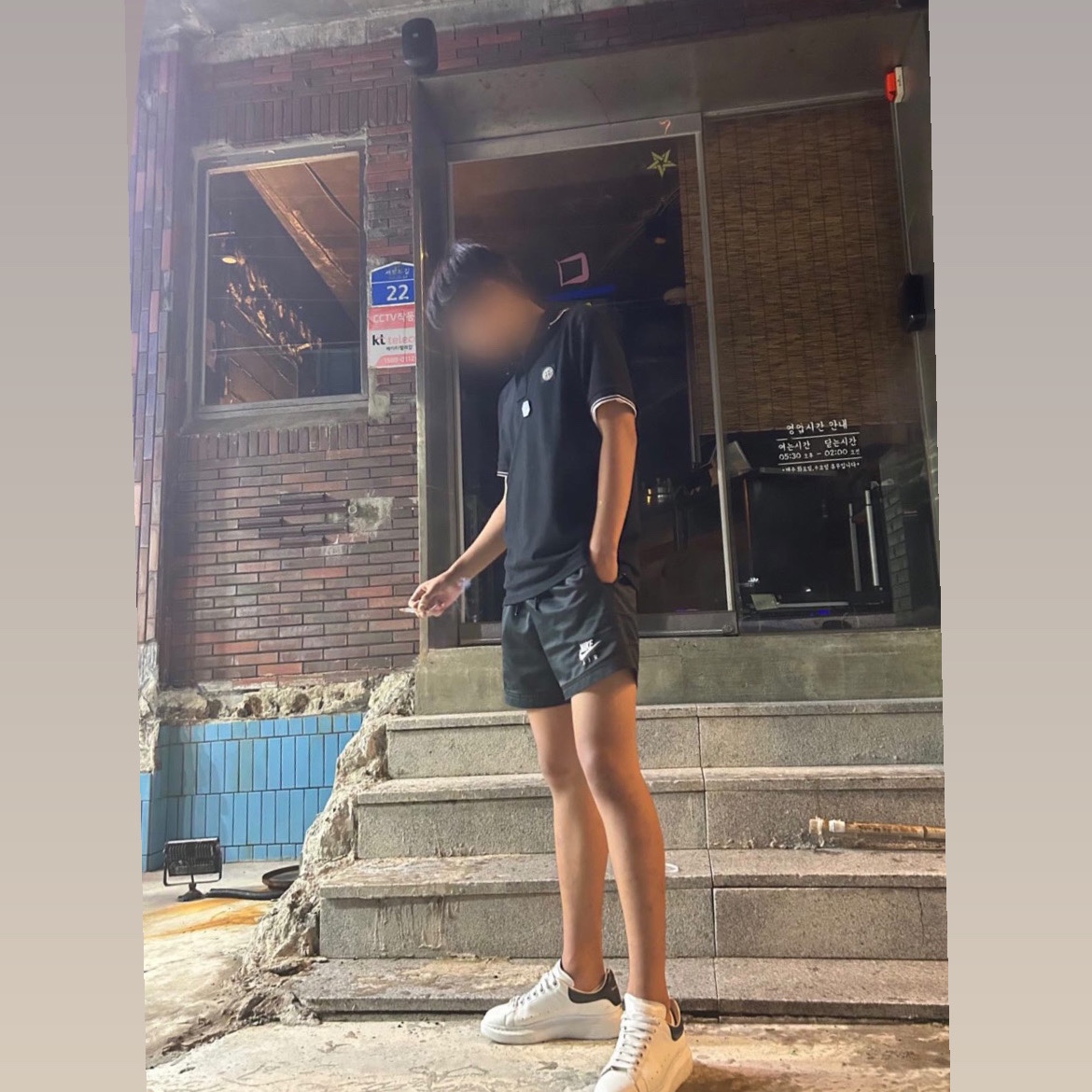 Stone Island 2SC18 Stretch Cotton Pique Short Sleeve Polo Shirt Black - 23SS, Alexander McQueen Oversized Sneakers White Black 착용 스타일