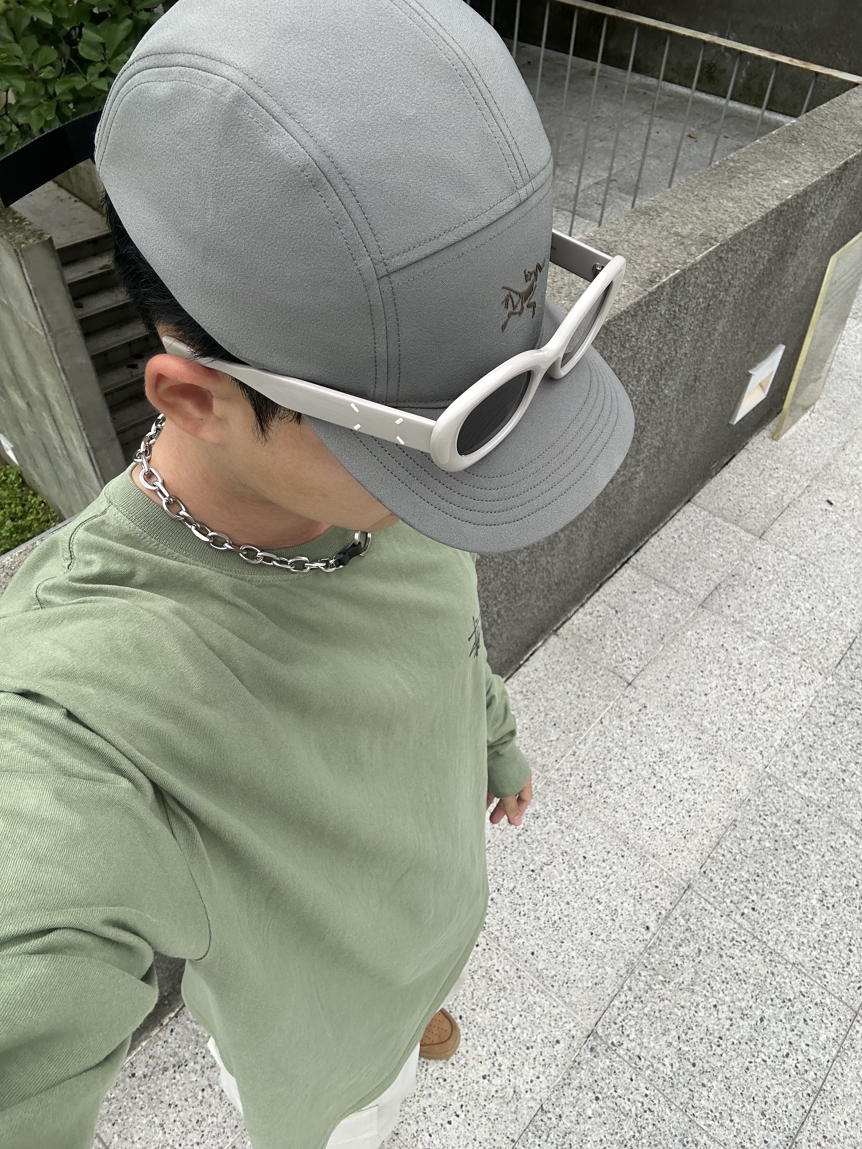 Gentle Monster x Maison Margiela MM004 Grey Black, Arc'teryx Calidum 5 Panel Cap Forage 착용 스타일