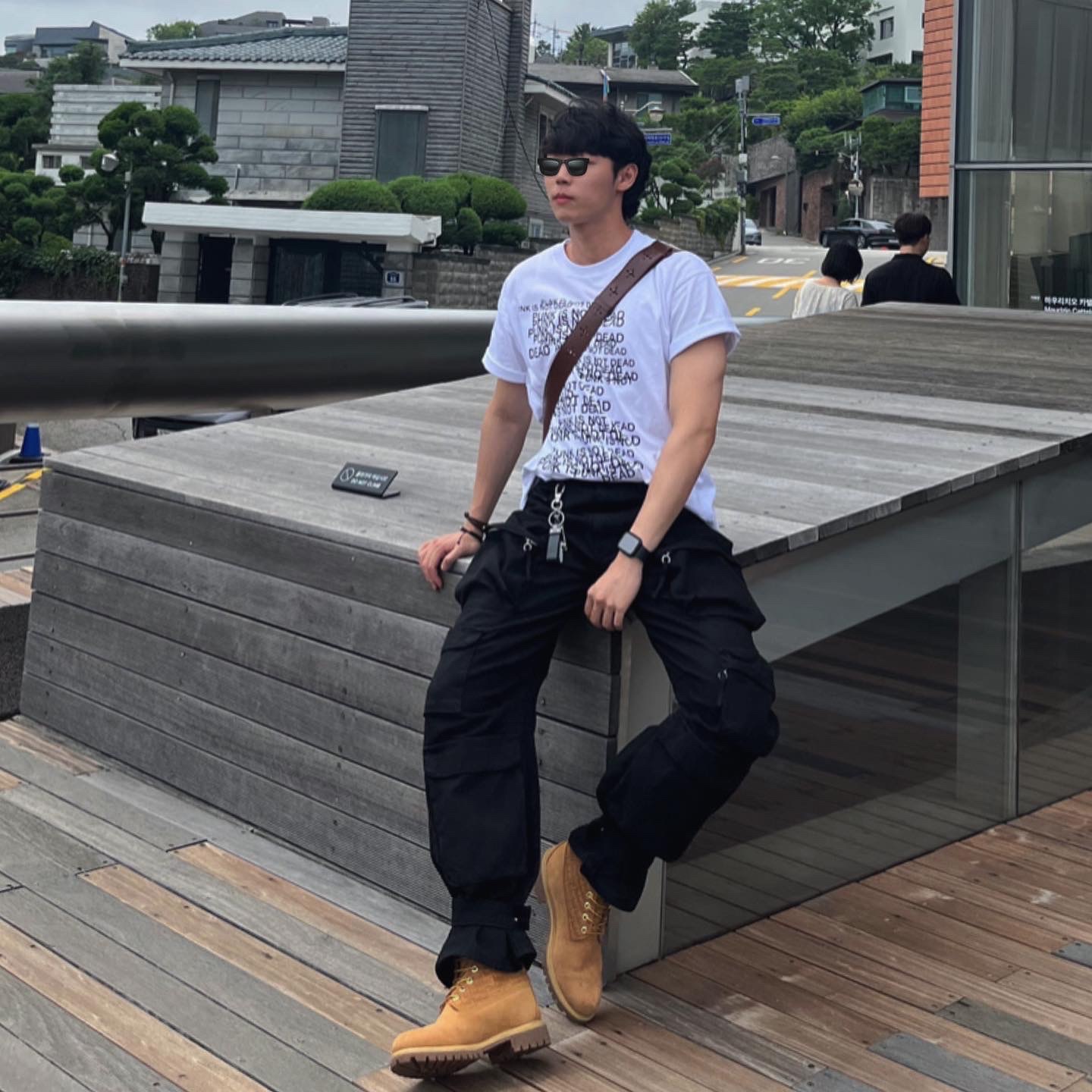 Zara Utility Pocket Pants Black 착용 스타일 - 3
