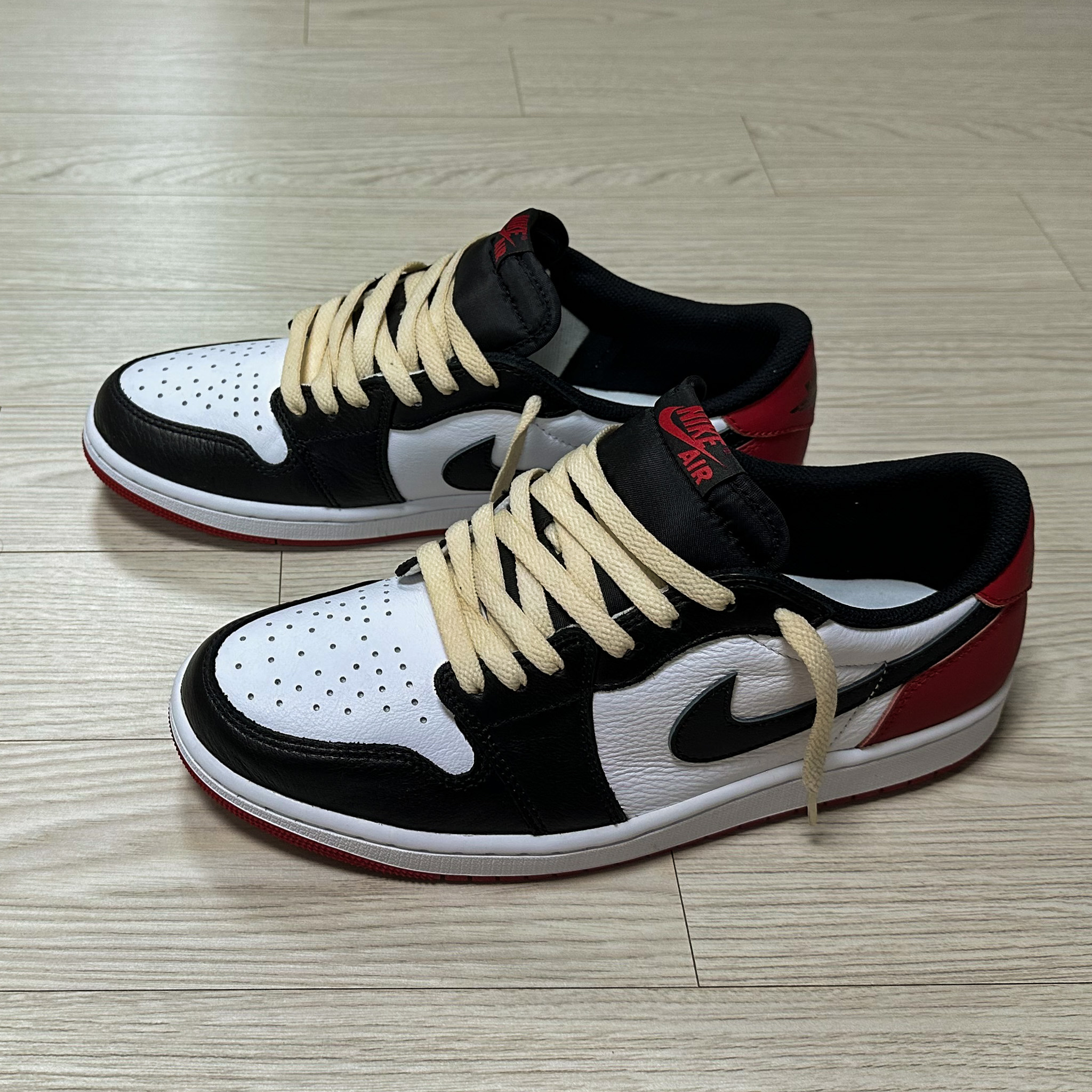 Jordan 1 Retro Low OG Black Toe 착용 스타일 - 2