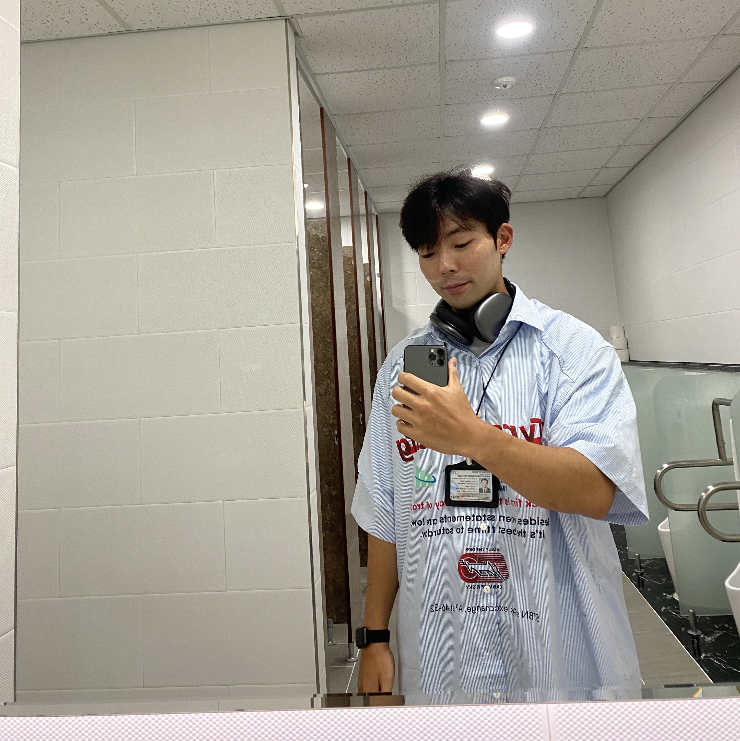 [KREAM 단독] STU Printing Stripe Shirt Sky Blue, Apple AirPods Max Lightning Space Gray (Korean Ver.) 착용 스타일