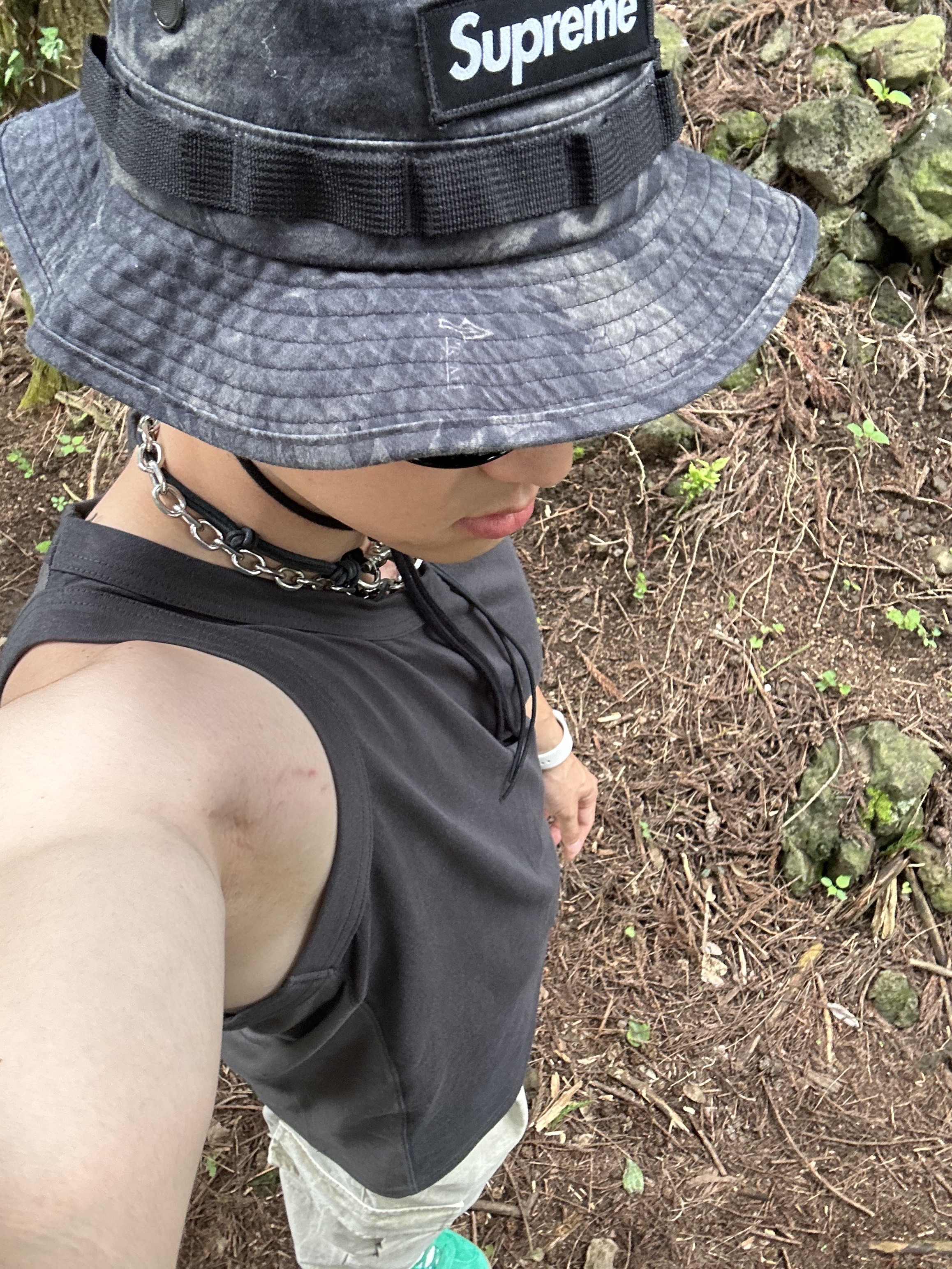 Supreme Military Boonie Black Prym1 Camo - 22SS, Our Legacy Ladon Leather Keychain Black 착용 스타일