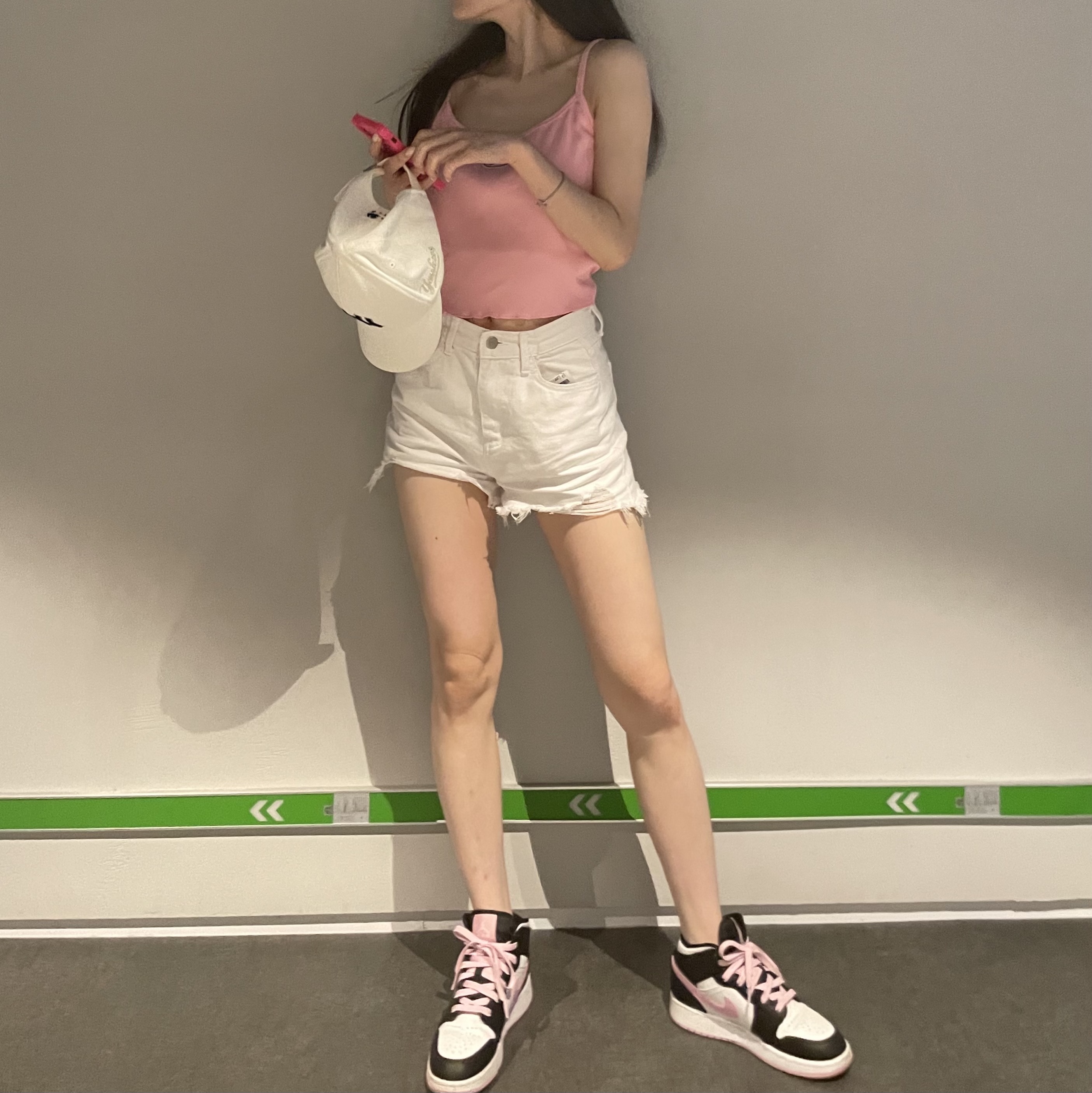 (GS) Jordan 1 Mid Light Arctic Pink 착용 스타일 - 1