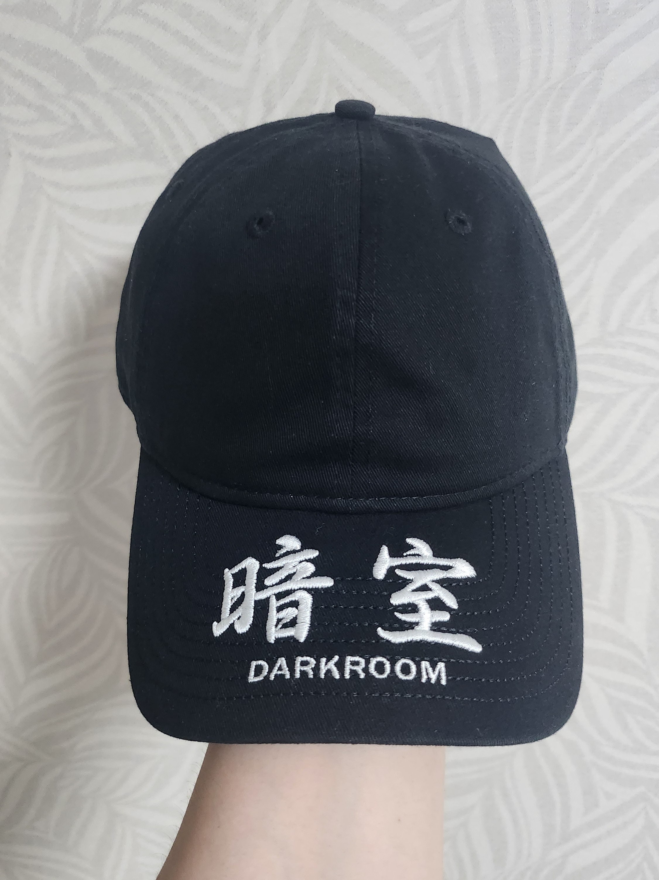 Darkr8m Studio x New Era Unstructured Ball Cap Black 착용 스타일