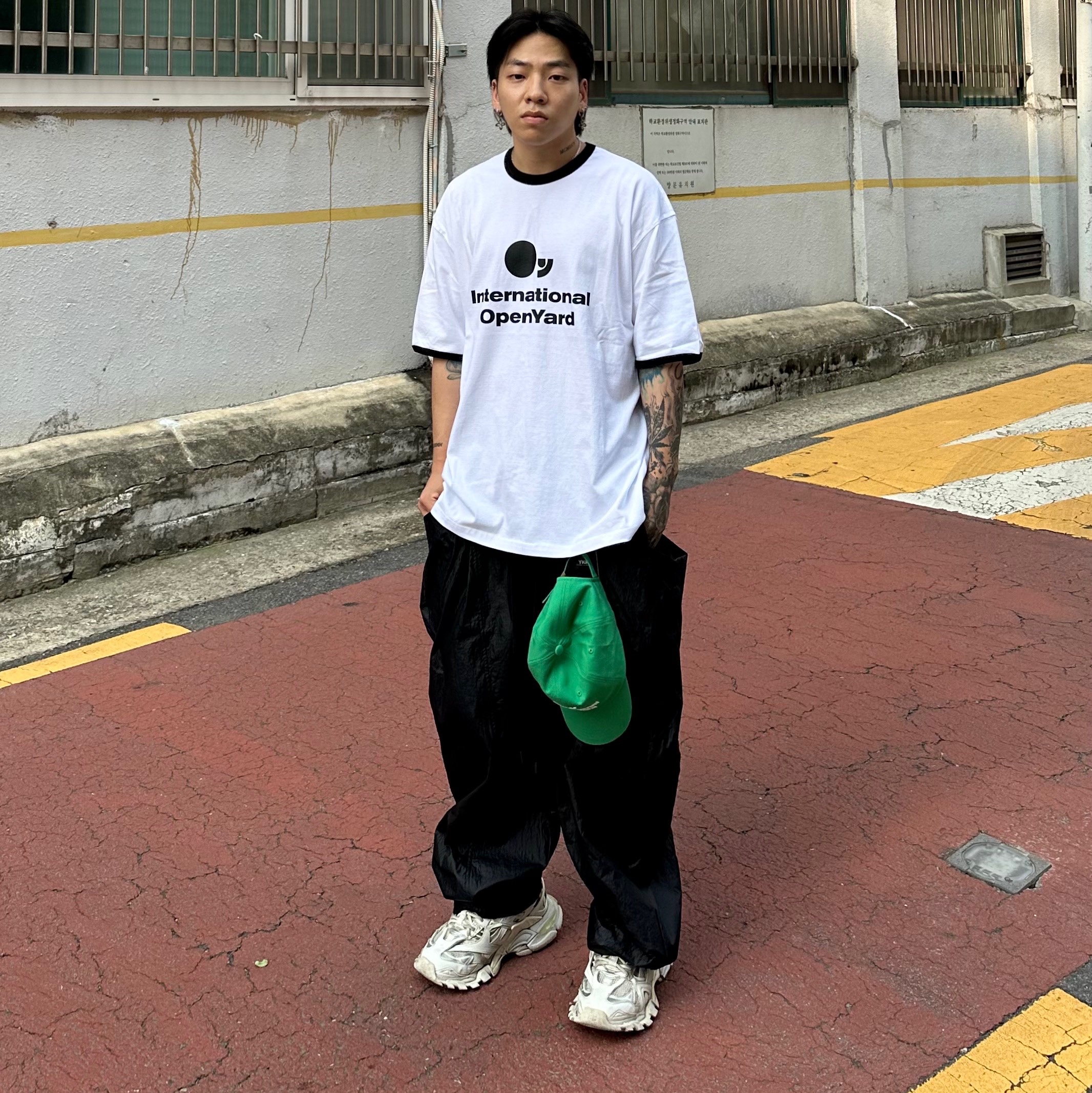 Balenciaga Track.2 Sneakers White 착용 스타일 - 1