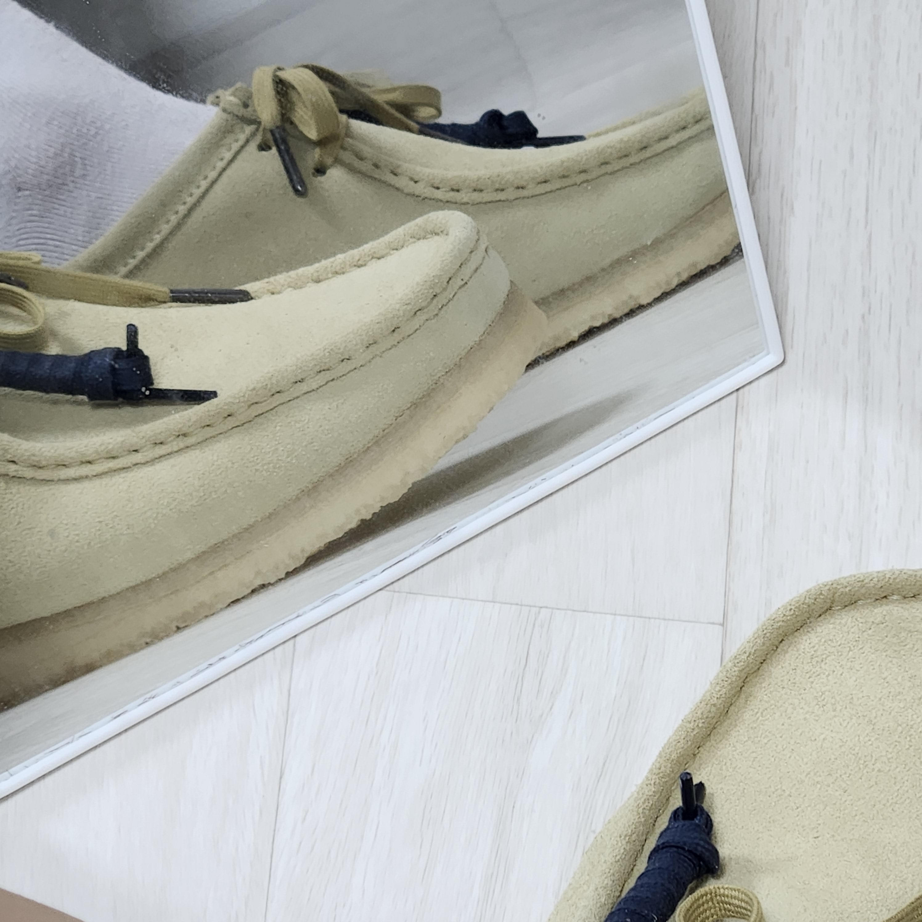 Clarks Wallabee Maple Suede 착용 스타일 - 1