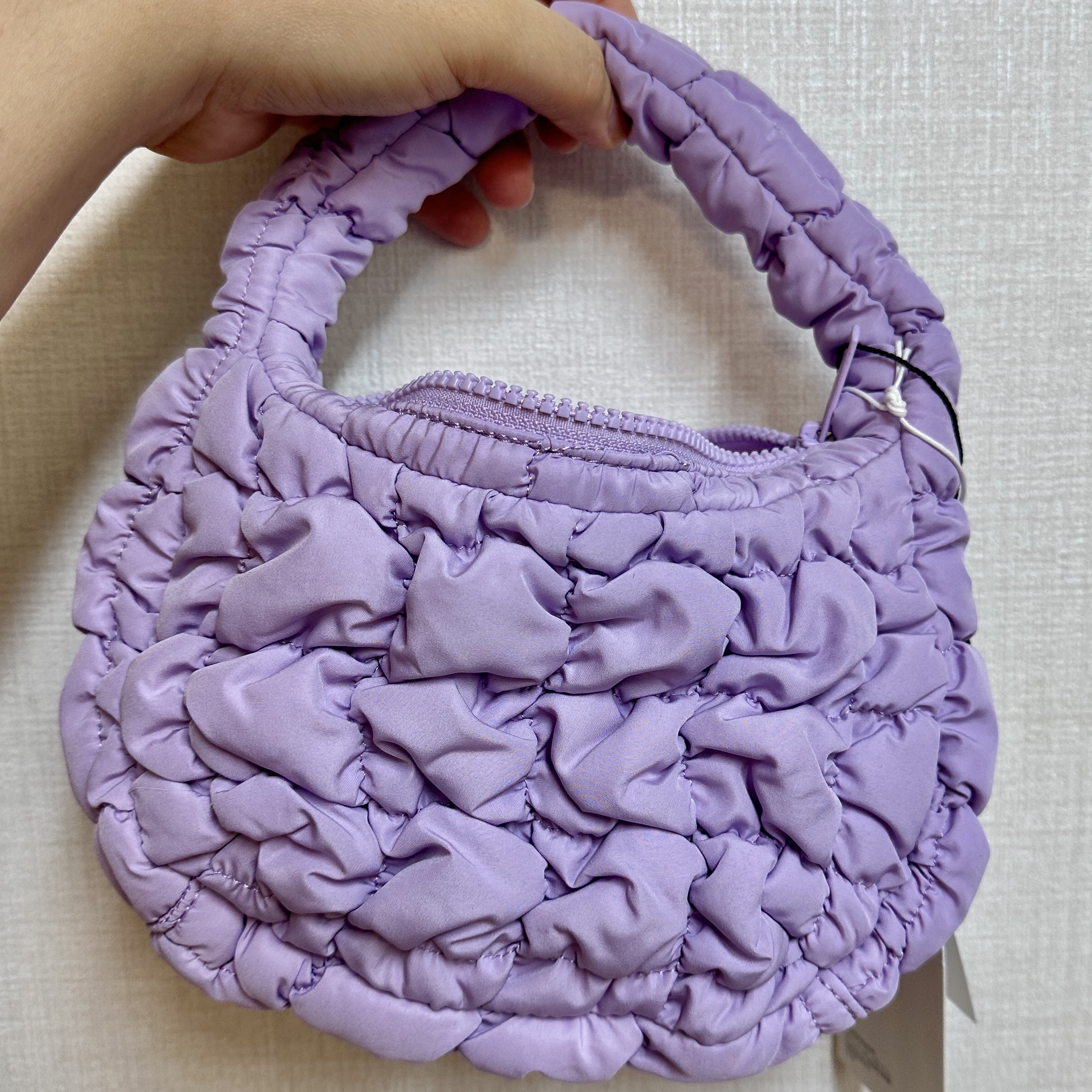 COS Quilted Micro Bag Purple 착용 스타일 - 2