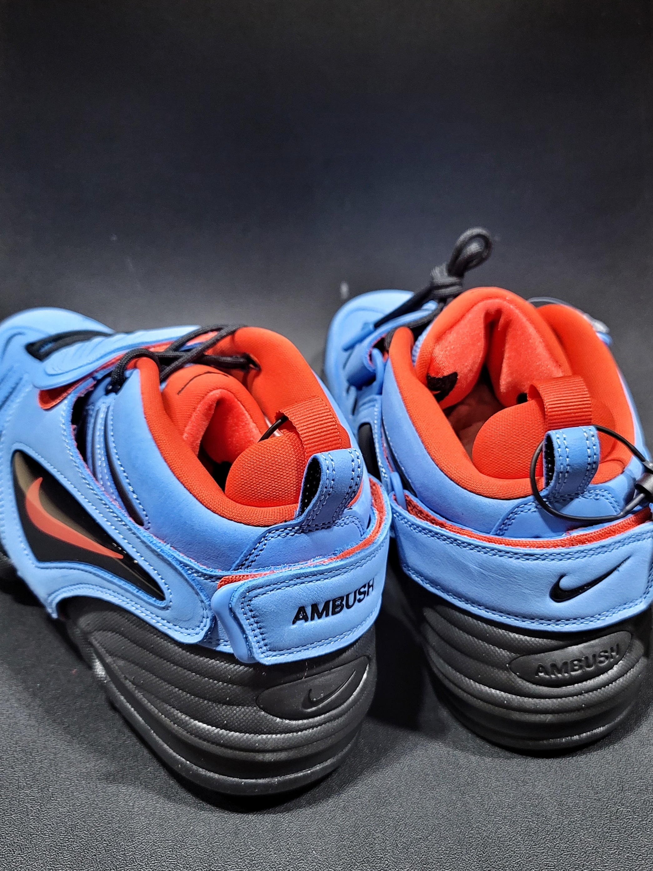 Nike x Ambush Air Adjust Force SP University Blue and Habanero Red 착용 스타일 - 2
