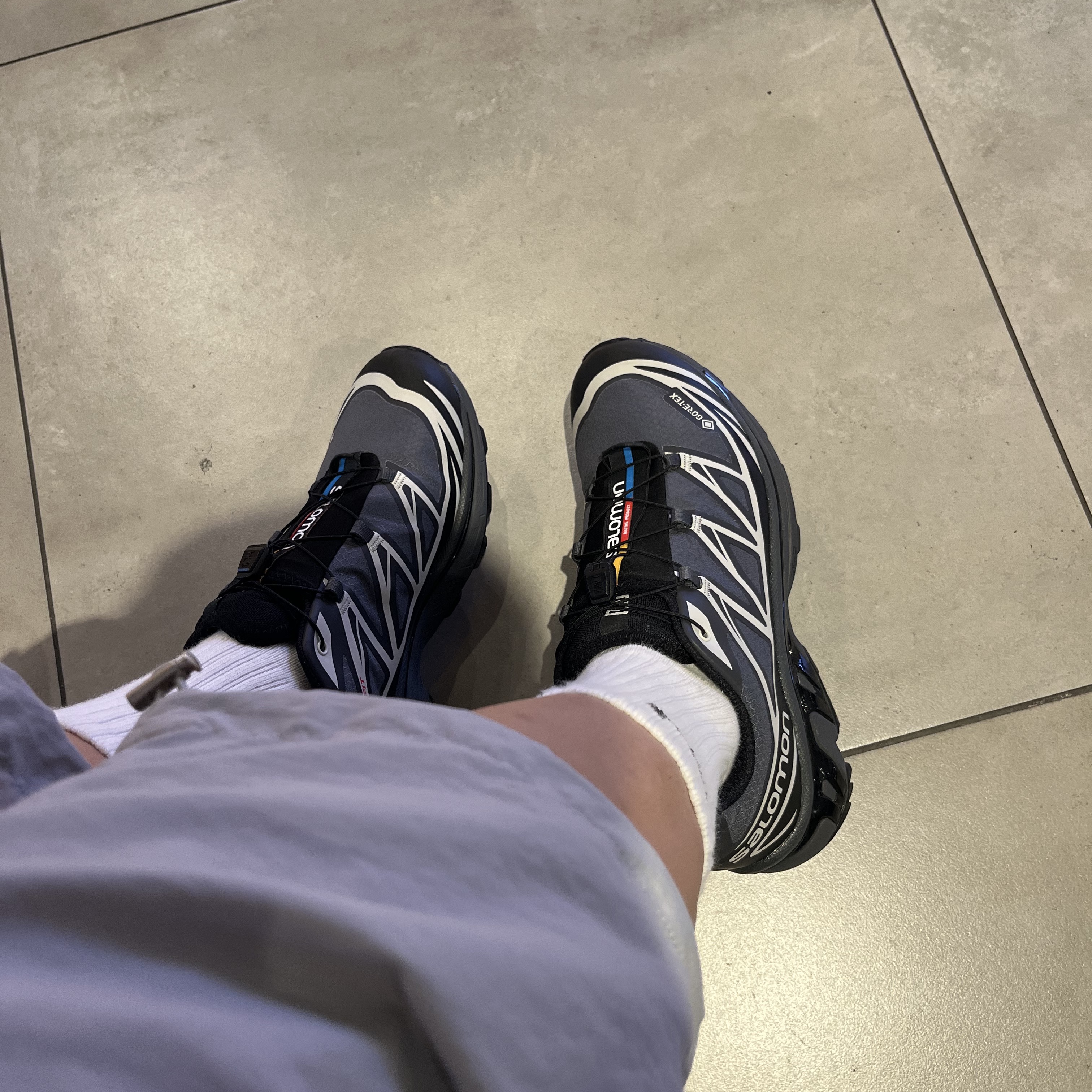Salomon XT-6 Gore-Tex Black Ebony 착용 스타일 - 4