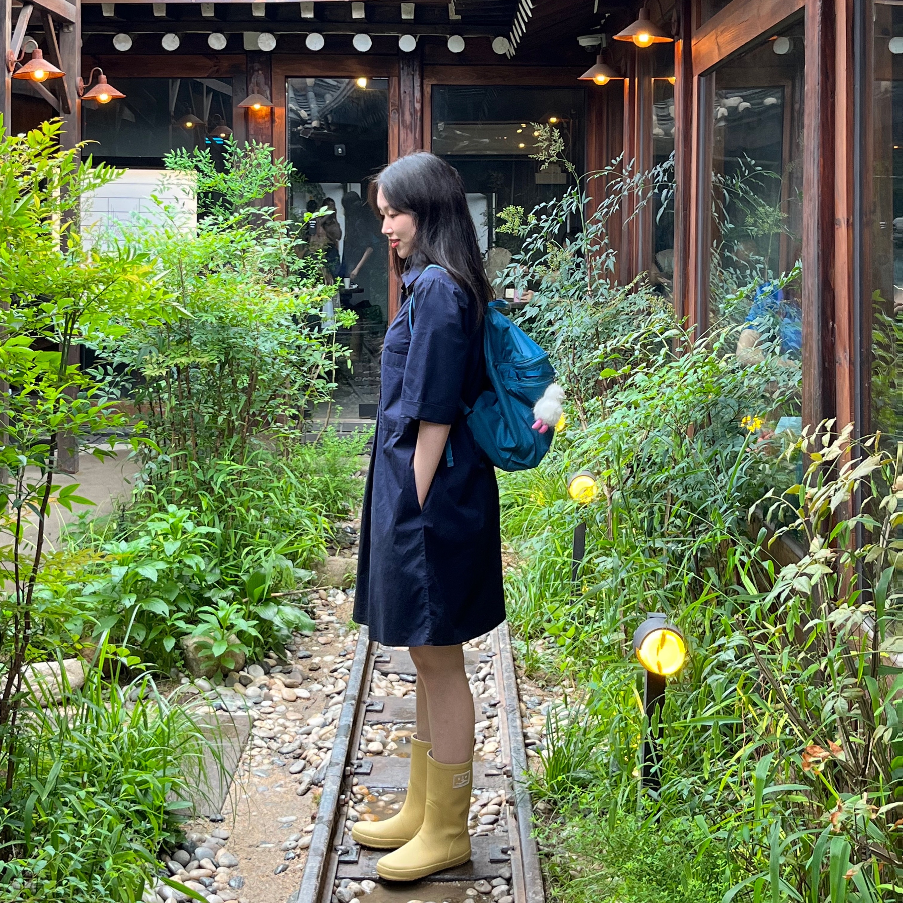 (W) Bensimon BSM Rain Boots Mid Honey Butter, Arc'teryx Heliad 15 Backpack Serene 착용 스타일 - 1